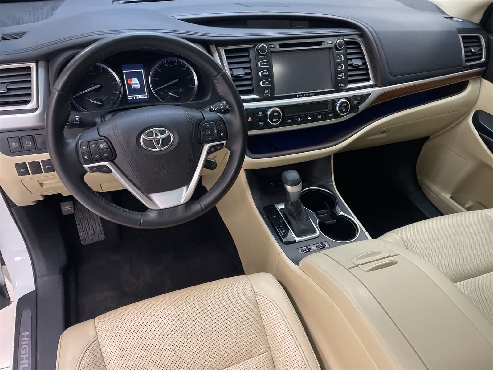 Thumbnail: 2017 Toyota Highlander - 21