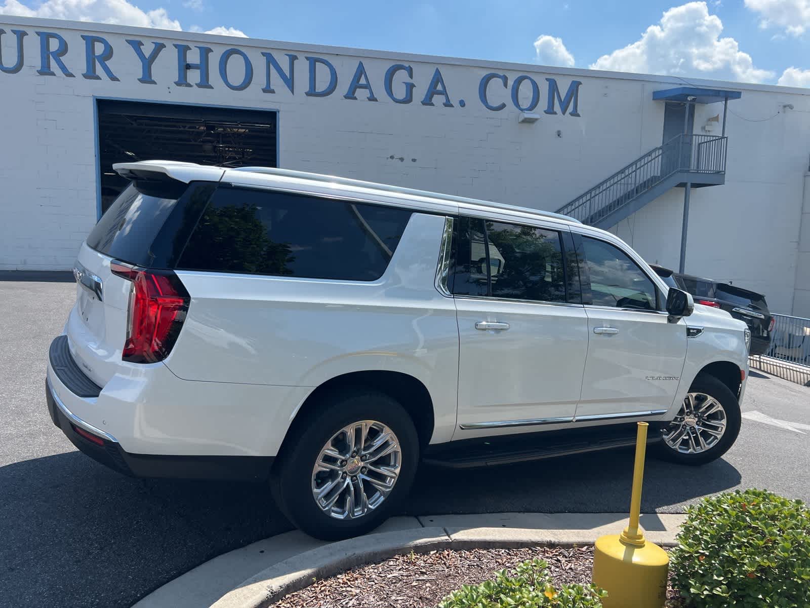Thumbnail: 2021 GMC Yukon XL - 11