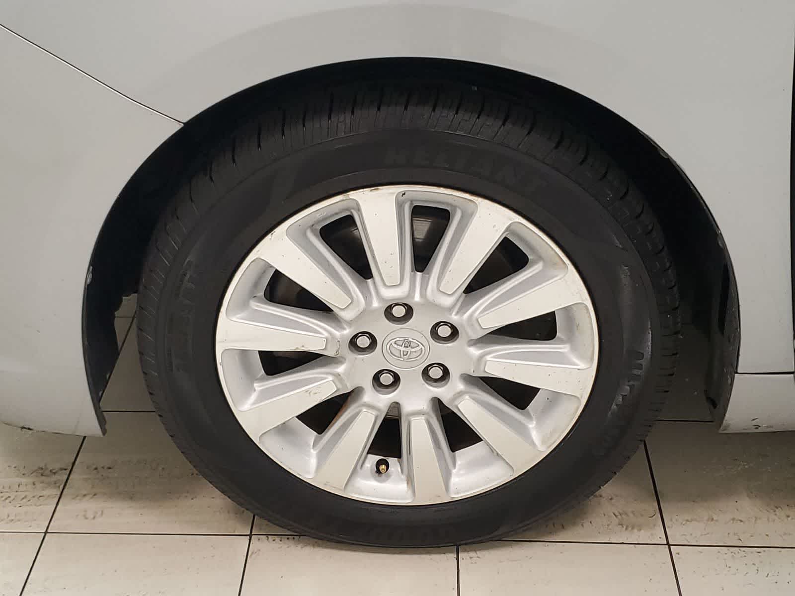 Thumbnail: 2013 Toyota Sienna - 22