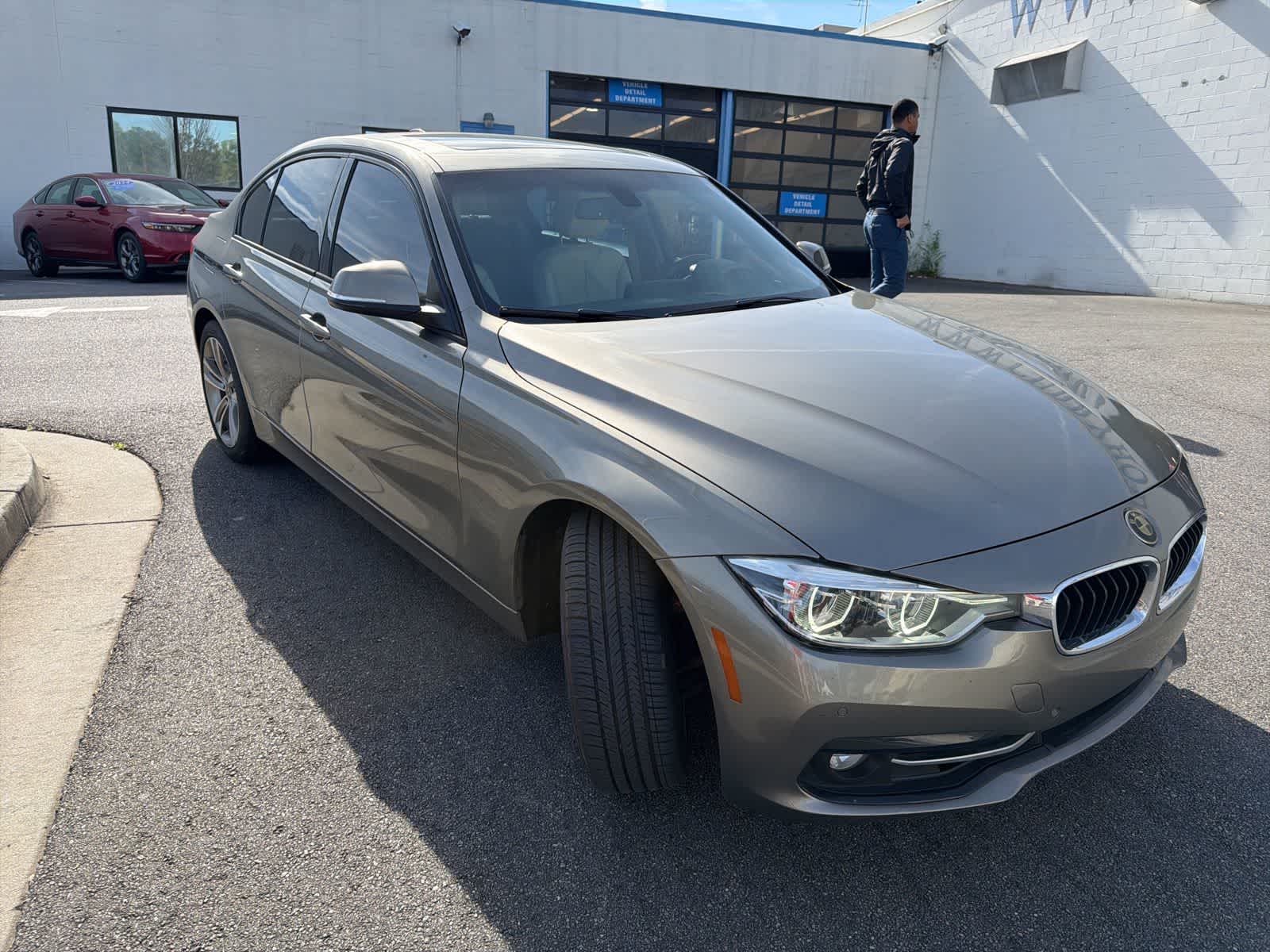 Thumbnail: 2016 BMW 3 Series - 12