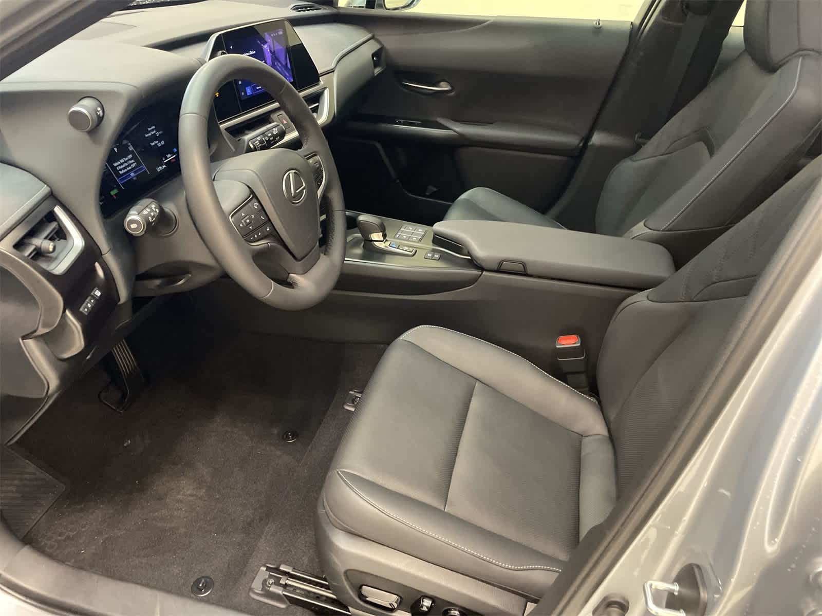 Thumbnail: 2025 Lexus UX - 18