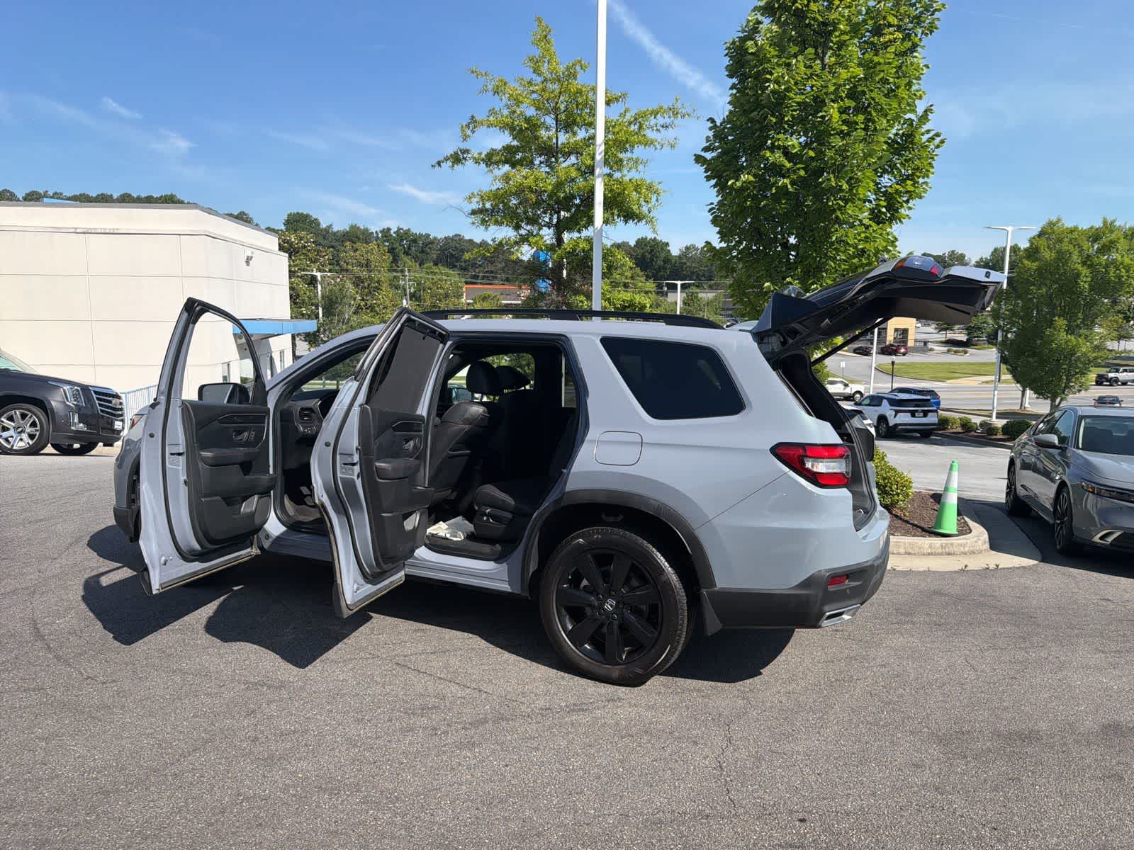 Thumbnail: 2025 Honda Pilot - 19