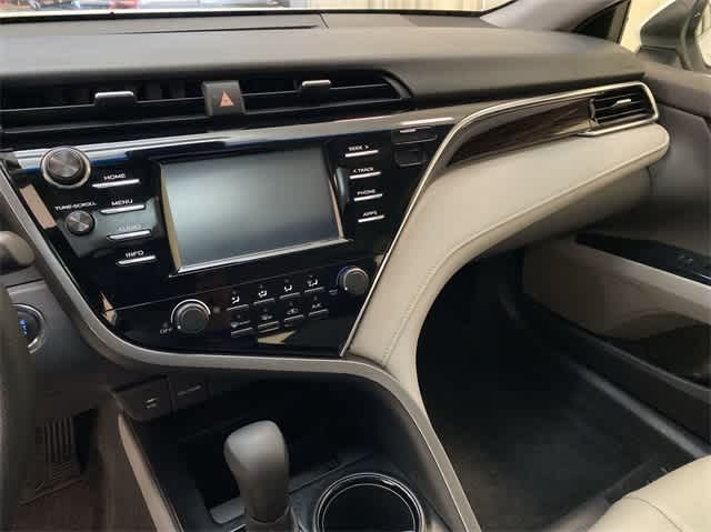 2018 Toyota Camry LE 29