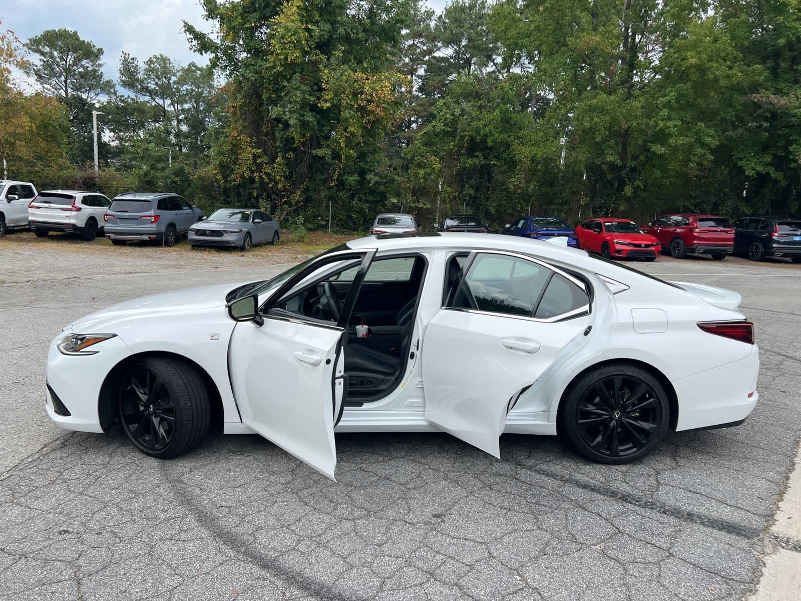 Thumbnail: 2022 Lexus ES - 18