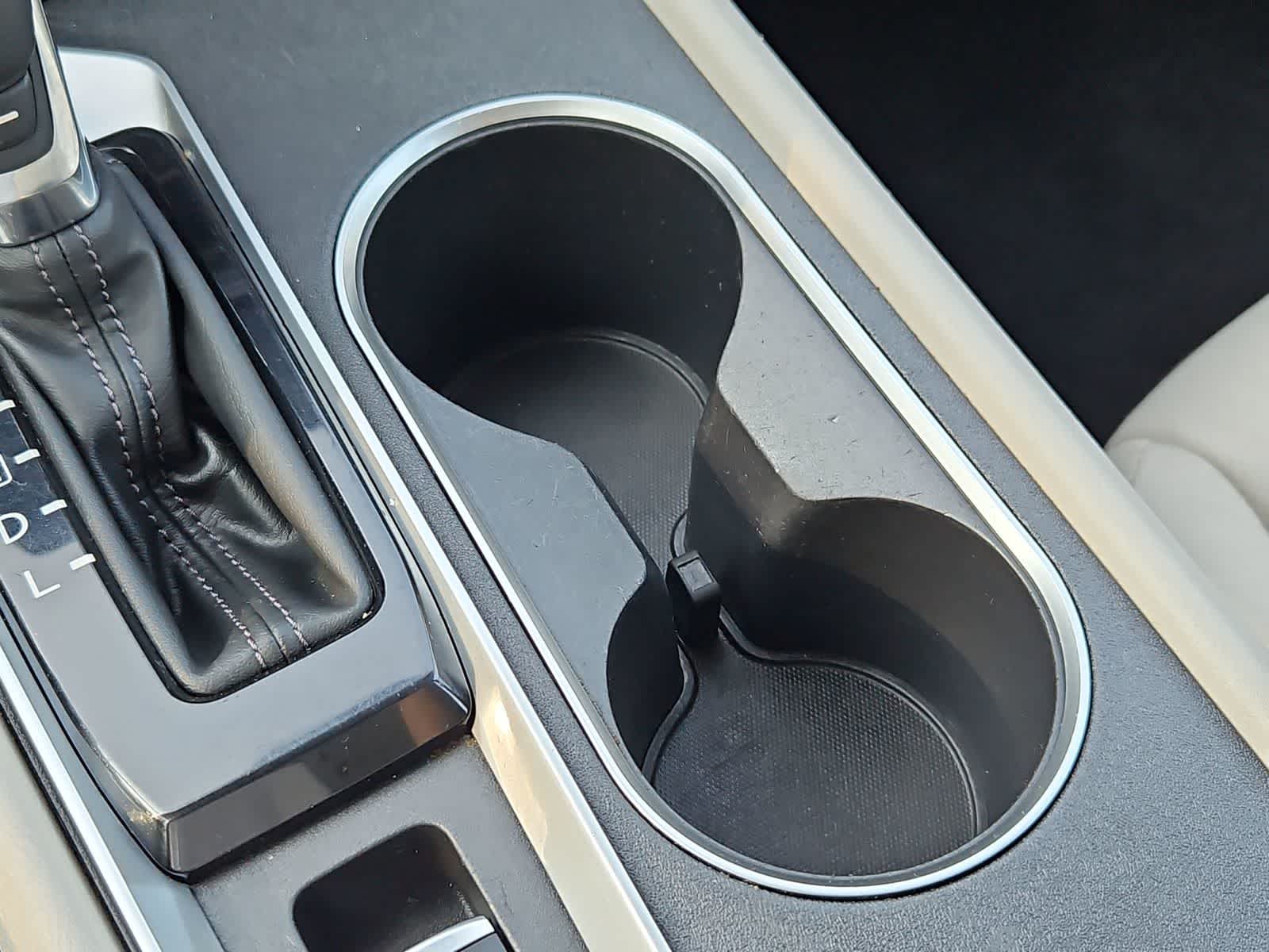 2019 Nissan Altima SV - Photo 10