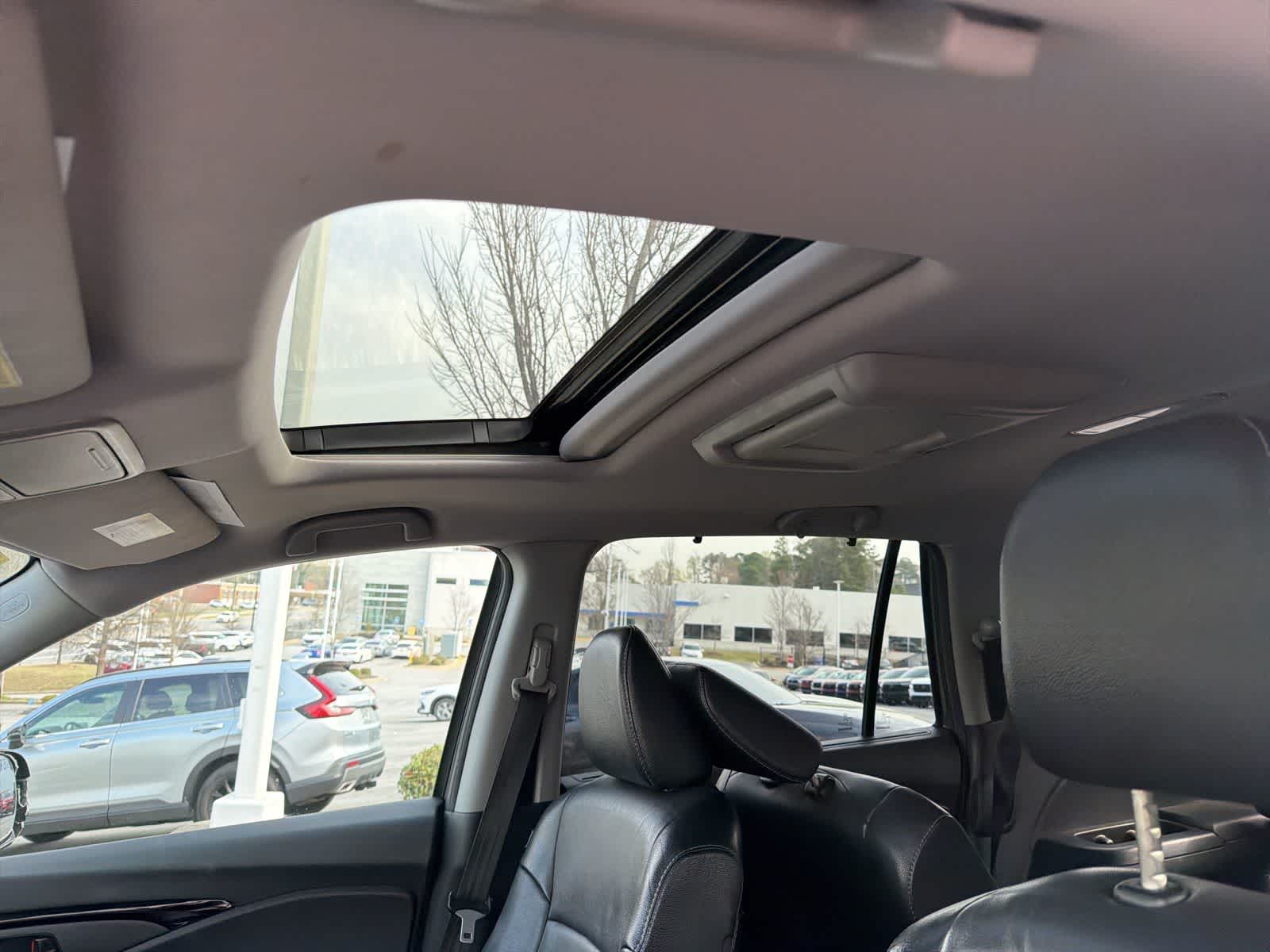 Thumbnail: 2016 Honda Pilot - 18