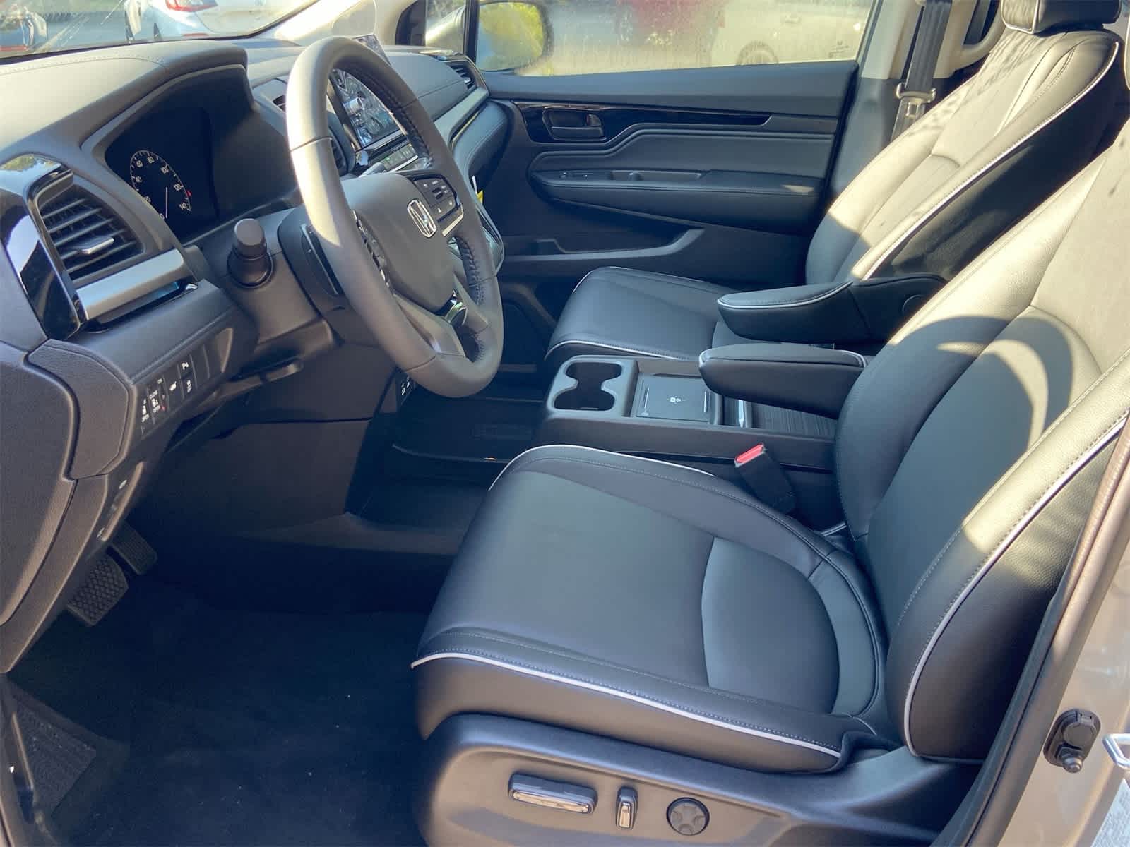 Thumbnail: 2025 Honda Odyssey - 12