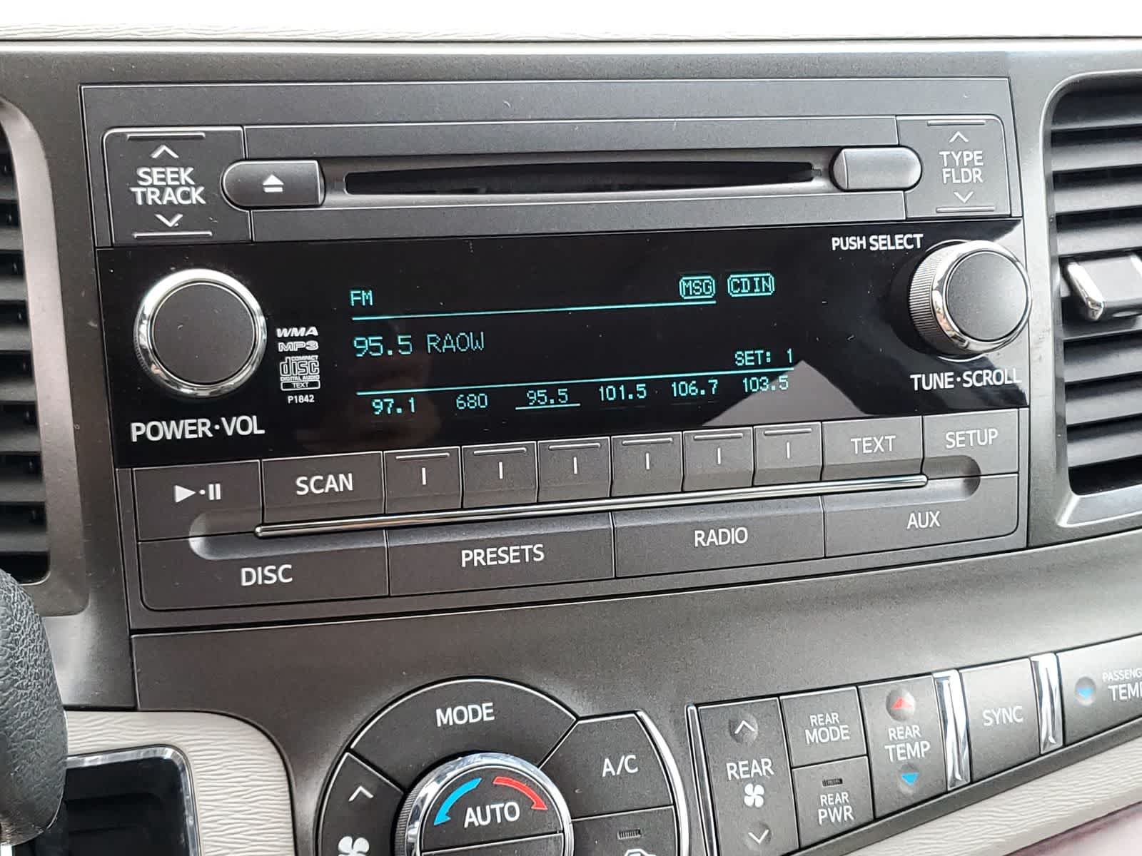 Thumbnail: 2013 Toyota Sienna - 5