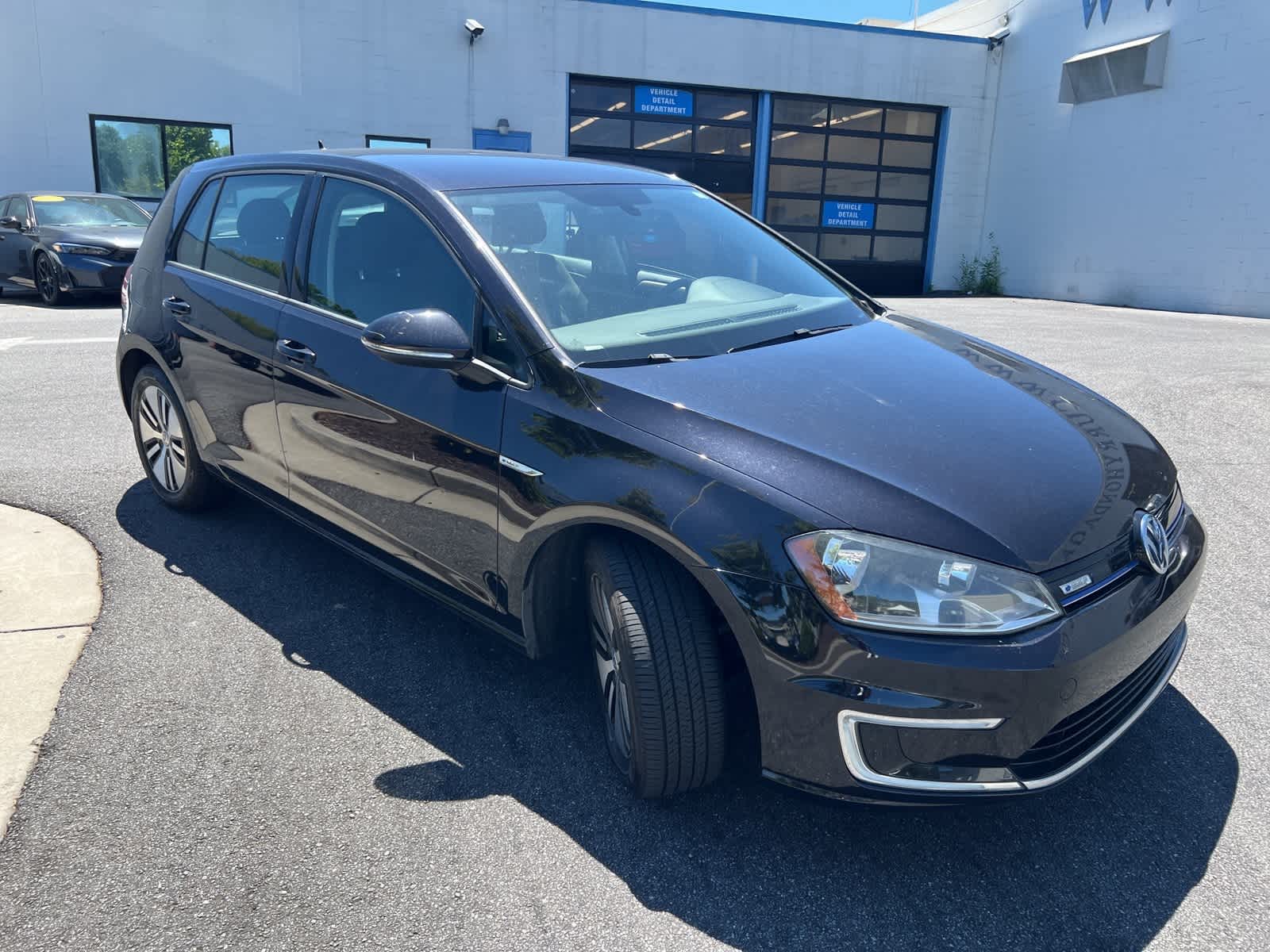 Thumbnail: 2016 Volkswagen e-Golf - 12