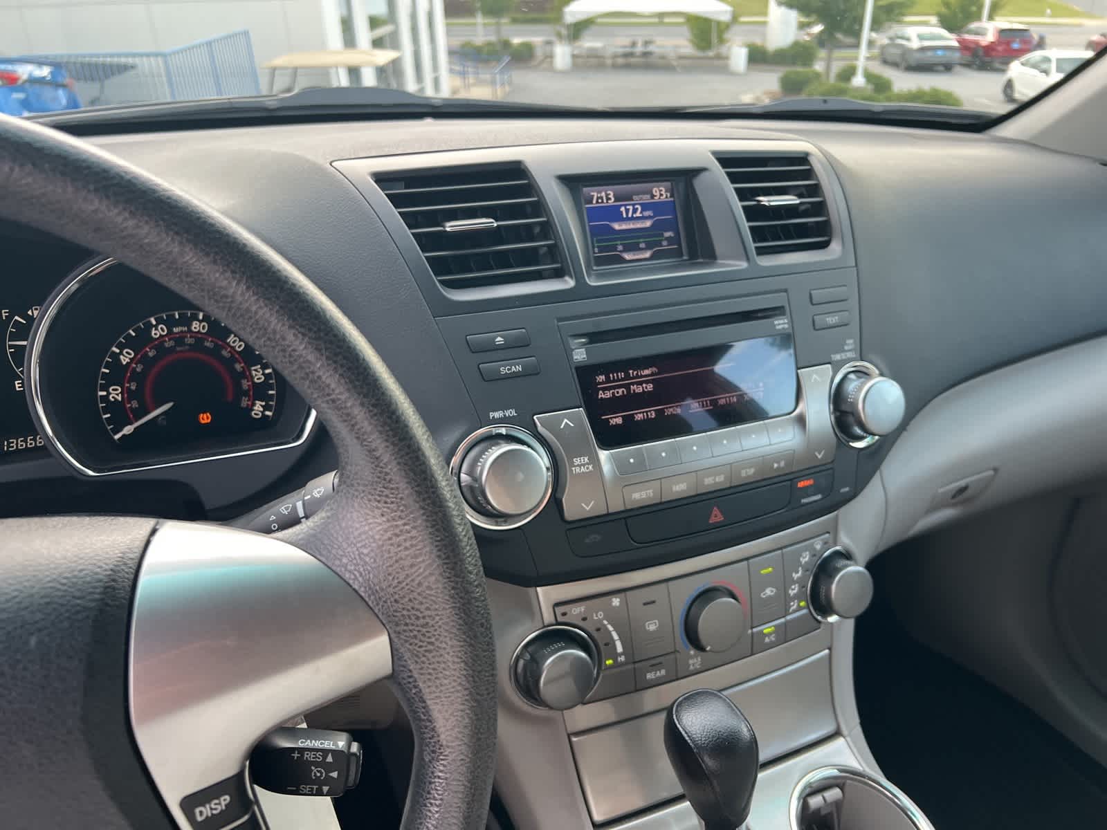 Thumbnail: 2011 Toyota Highlander - 20
