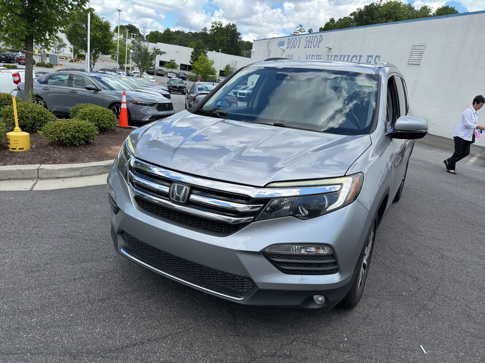 Thumbnail: 2016 Honda Pilot - 4