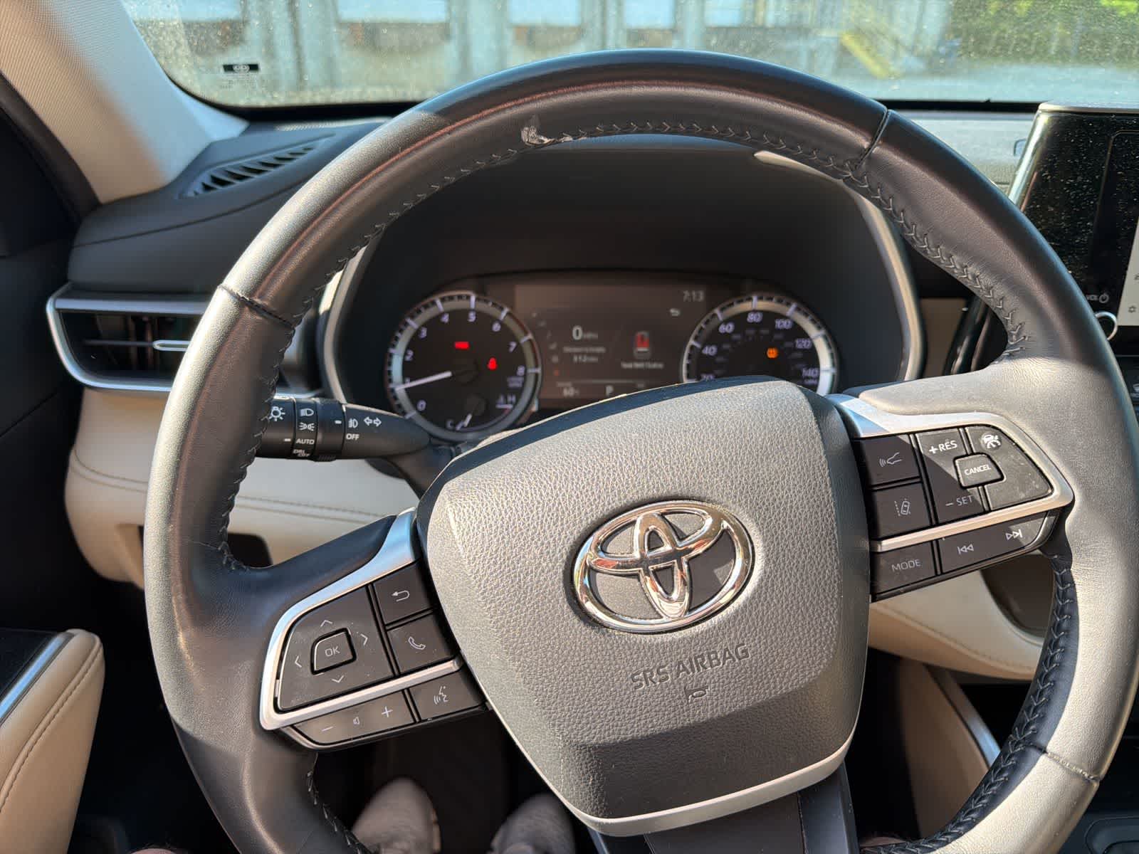 Thumbnail: 2023 Toyota Highlander - 22