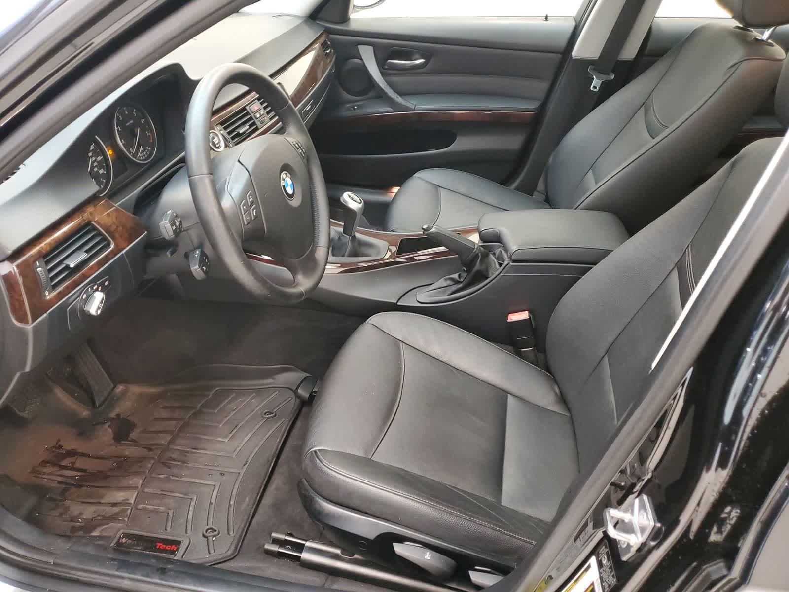 Thumbnail: 2011 BMW 3 Series - 15