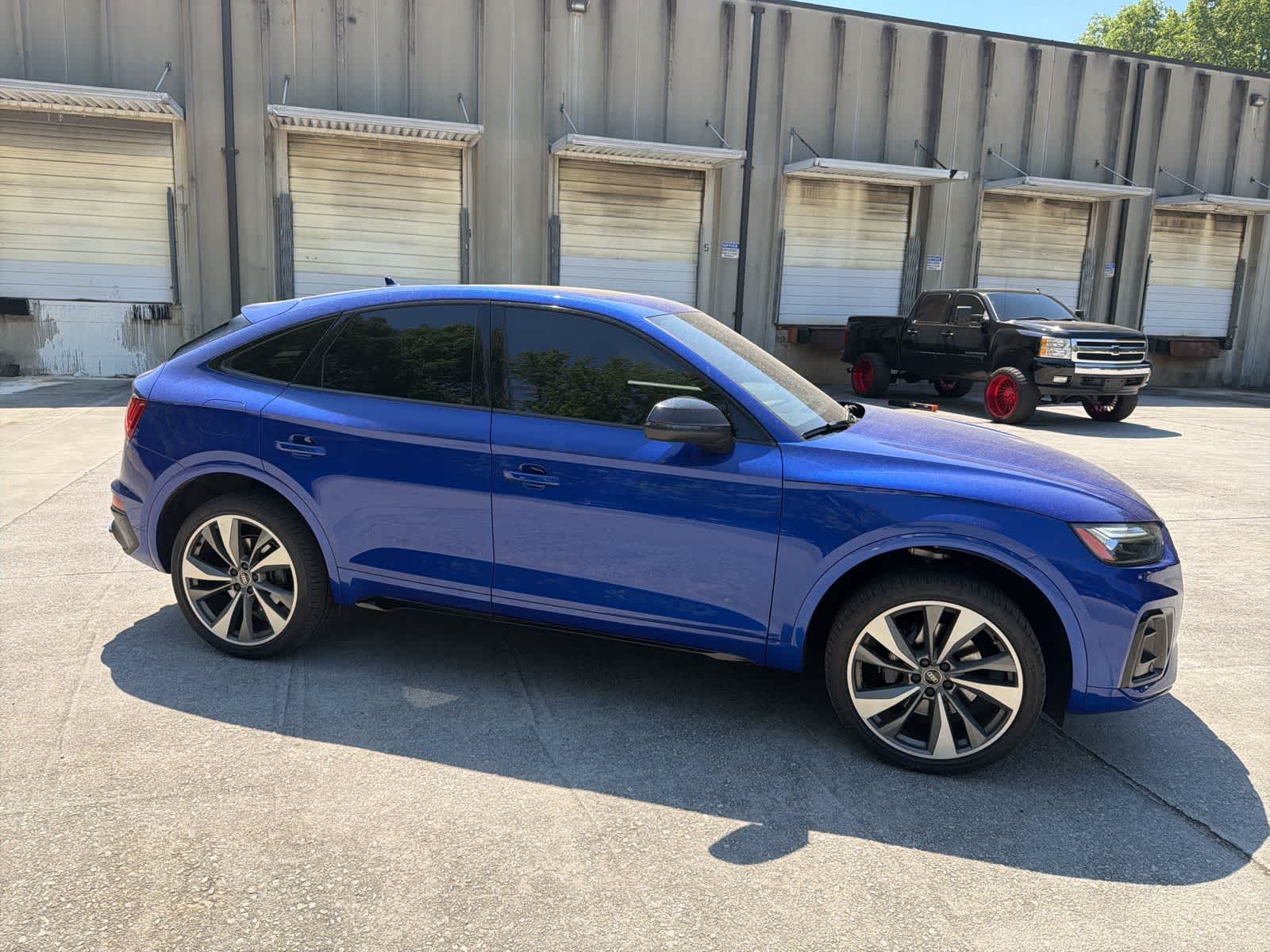 Thumbnail: 2024 Audi SQ5 - 12