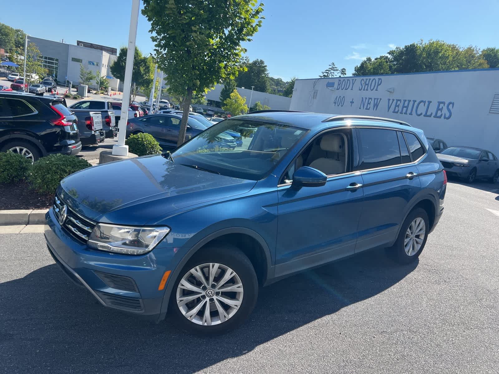 Thumbnail: 2020 Volkswagen Tiguan - 4