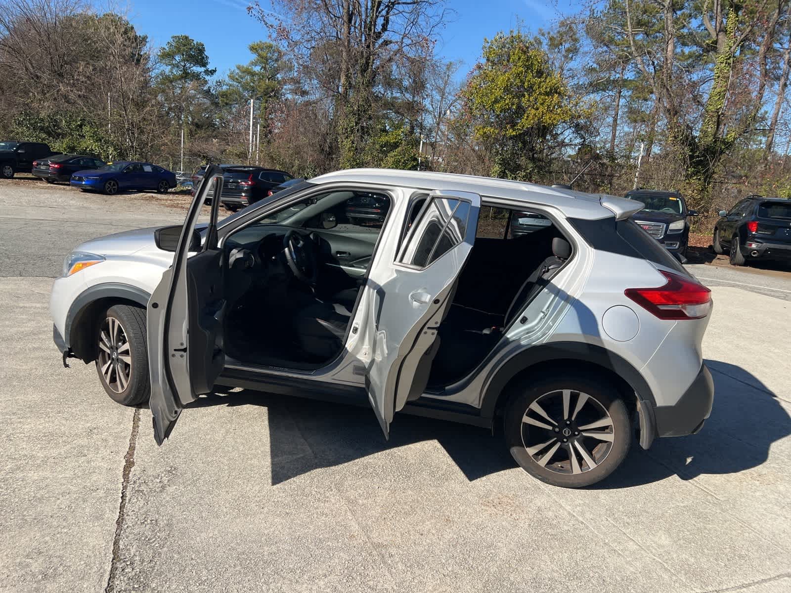 Thumbnail: 2019 Nissan Kicks - 18