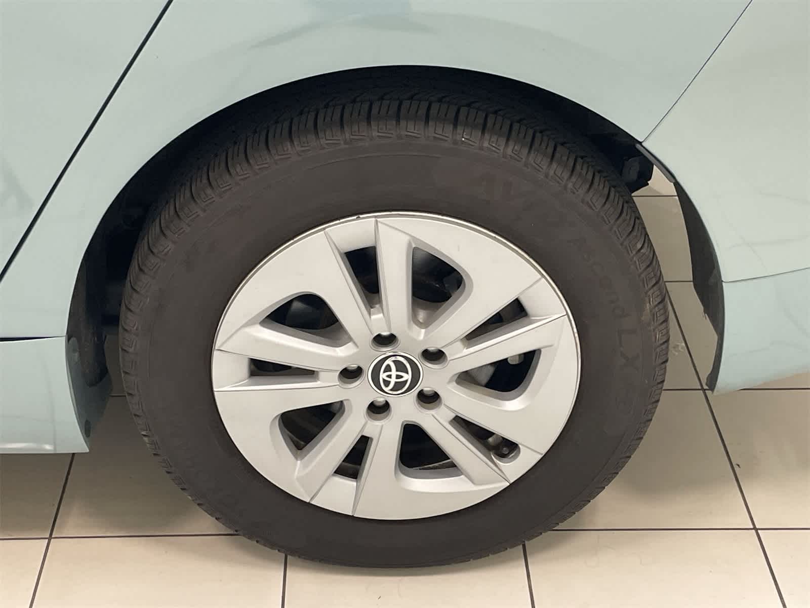 Thumbnail: 2016 Toyota Prius - 20