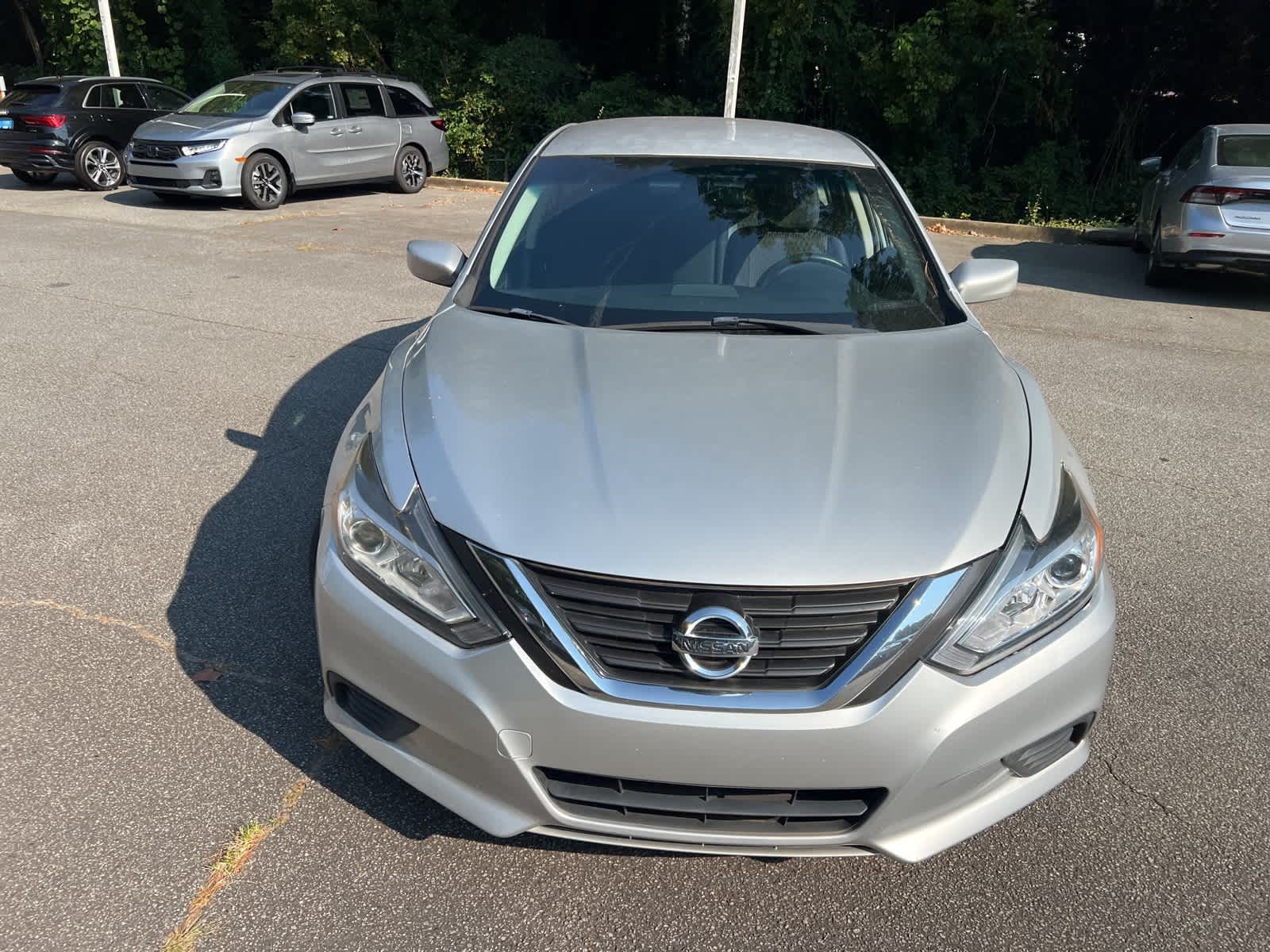 Thumbnail: 2017 Nissan Altima - 15