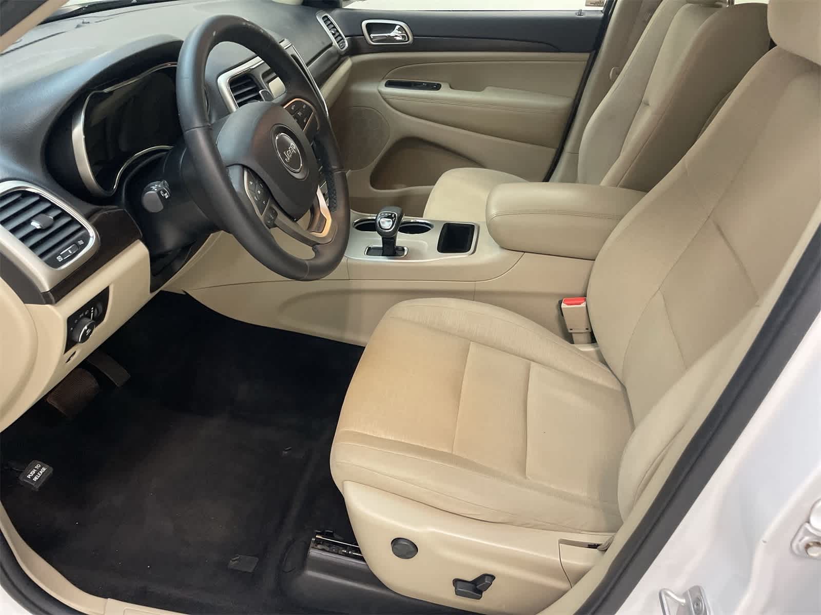 Thumbnail: 2014 Jeep Grand Cherokee - 15