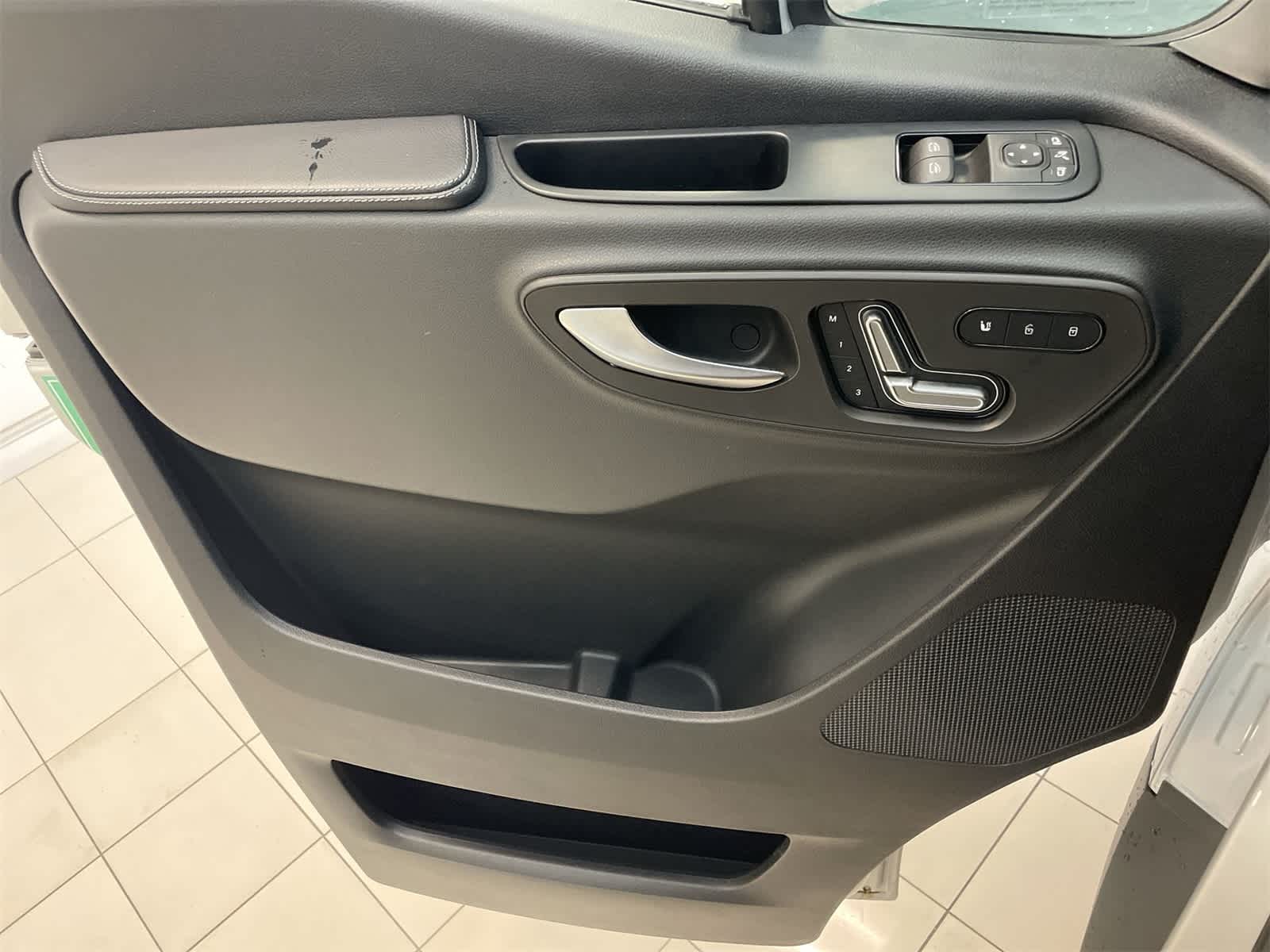 Thumbnail: 2024 Mercedes-Benz Sprinter - 13