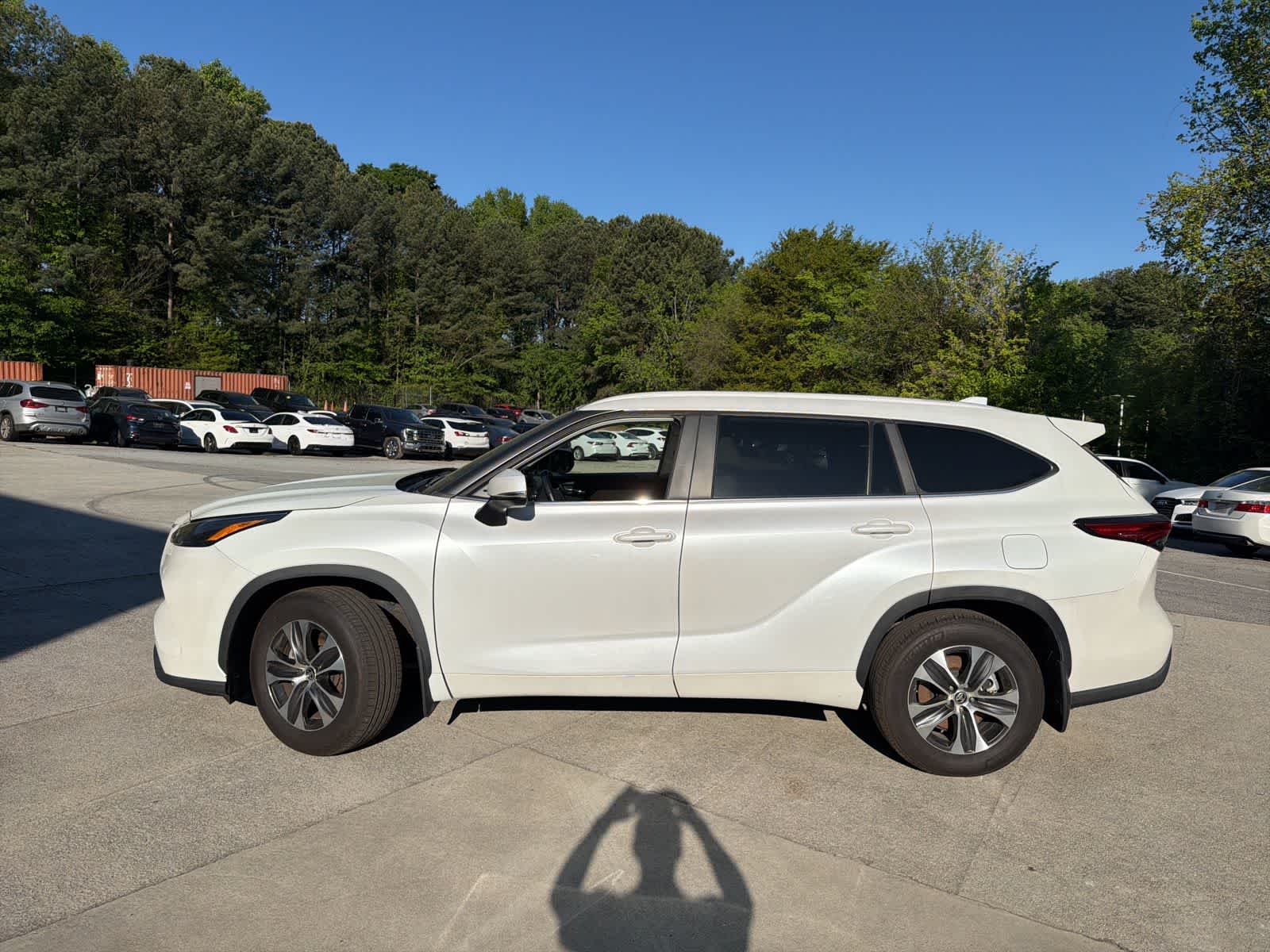 Thumbnail: 2023 Toyota Highlander - 7