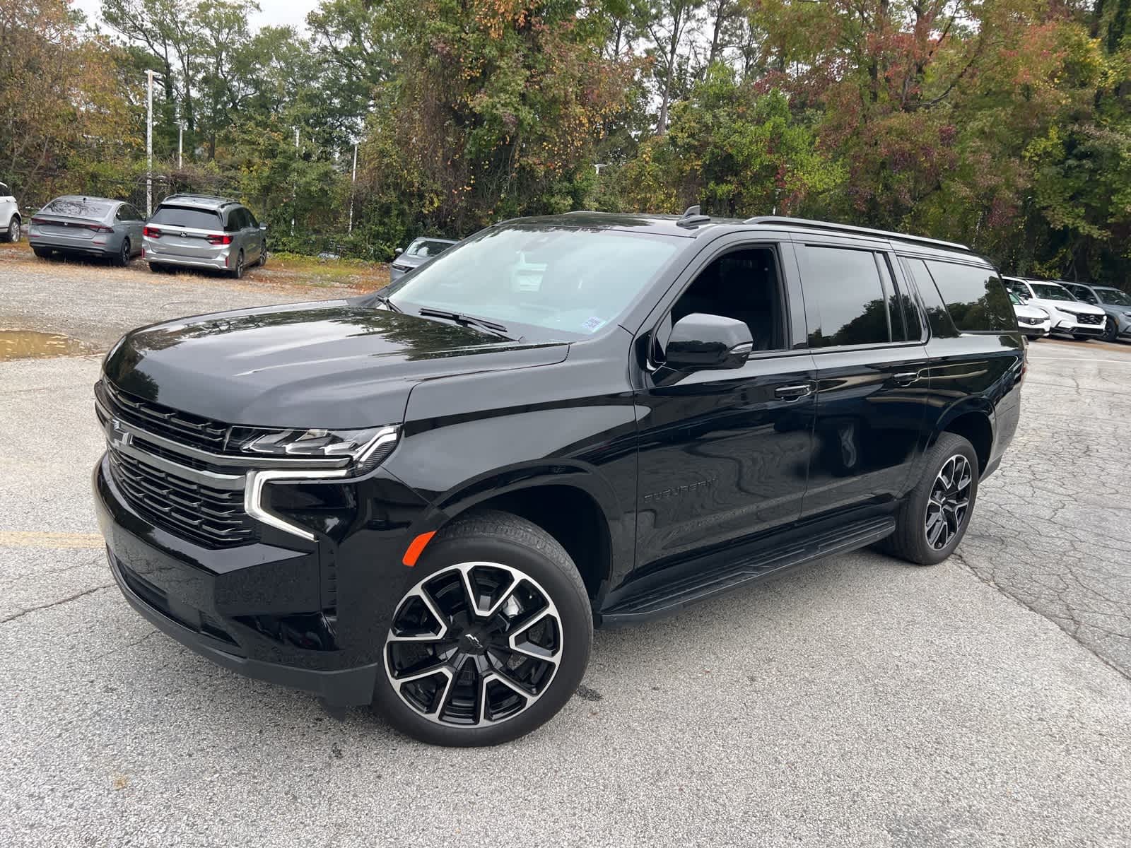 2022 Chevrolet Suburban RST photo 2