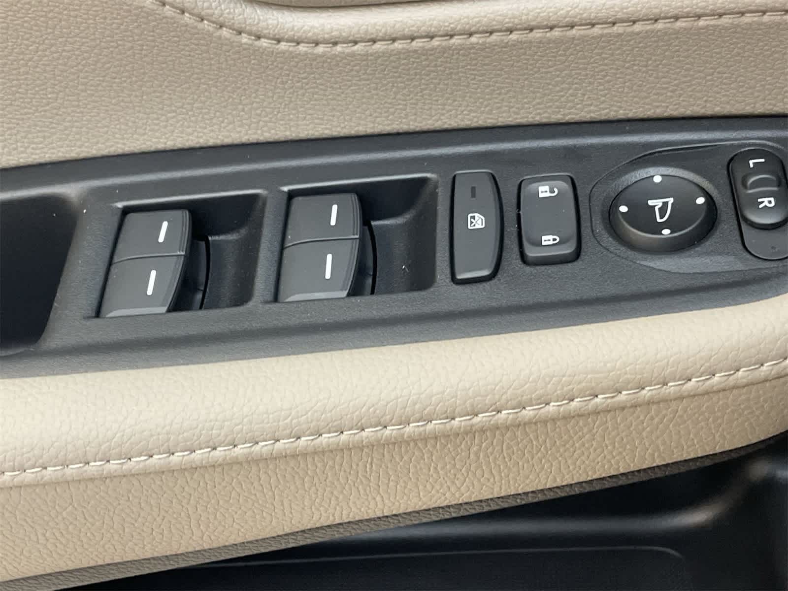 Thumbnail: 2023 Honda Odyssey - 17