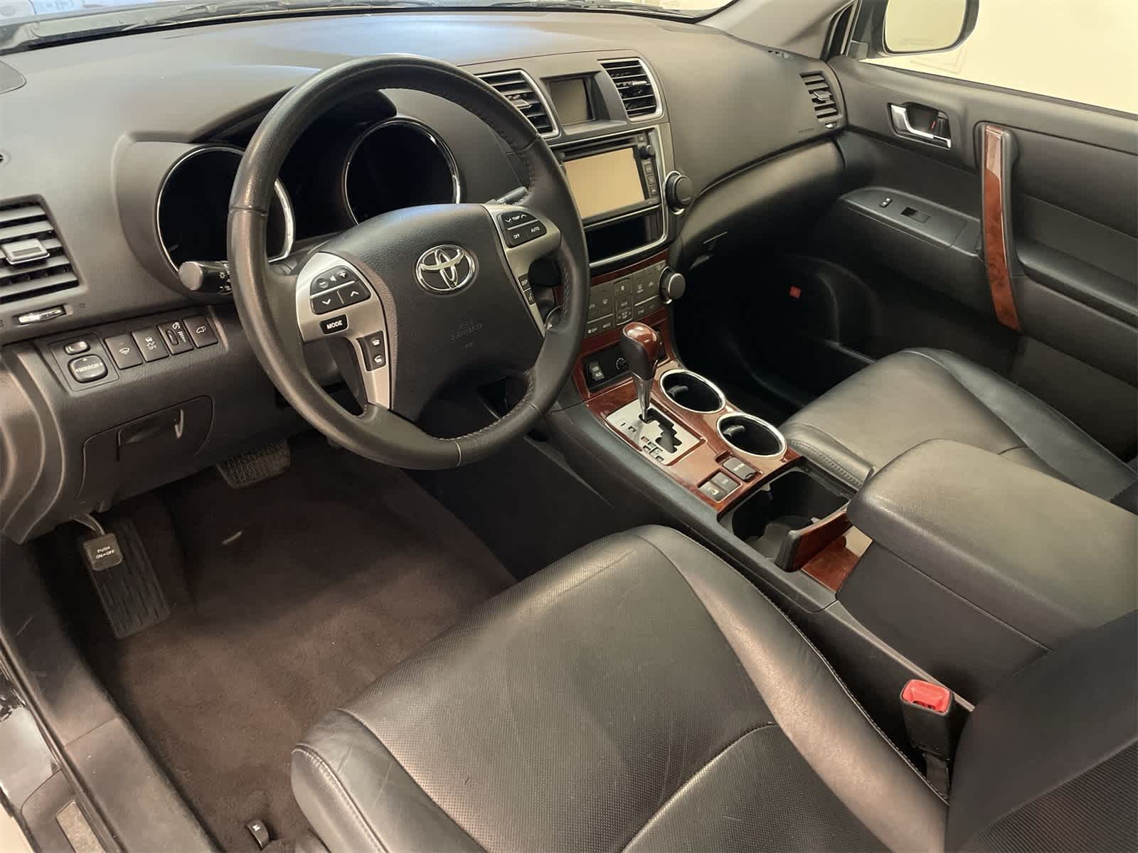 Thumbnail: 2013 Toyota Highlander - 2
