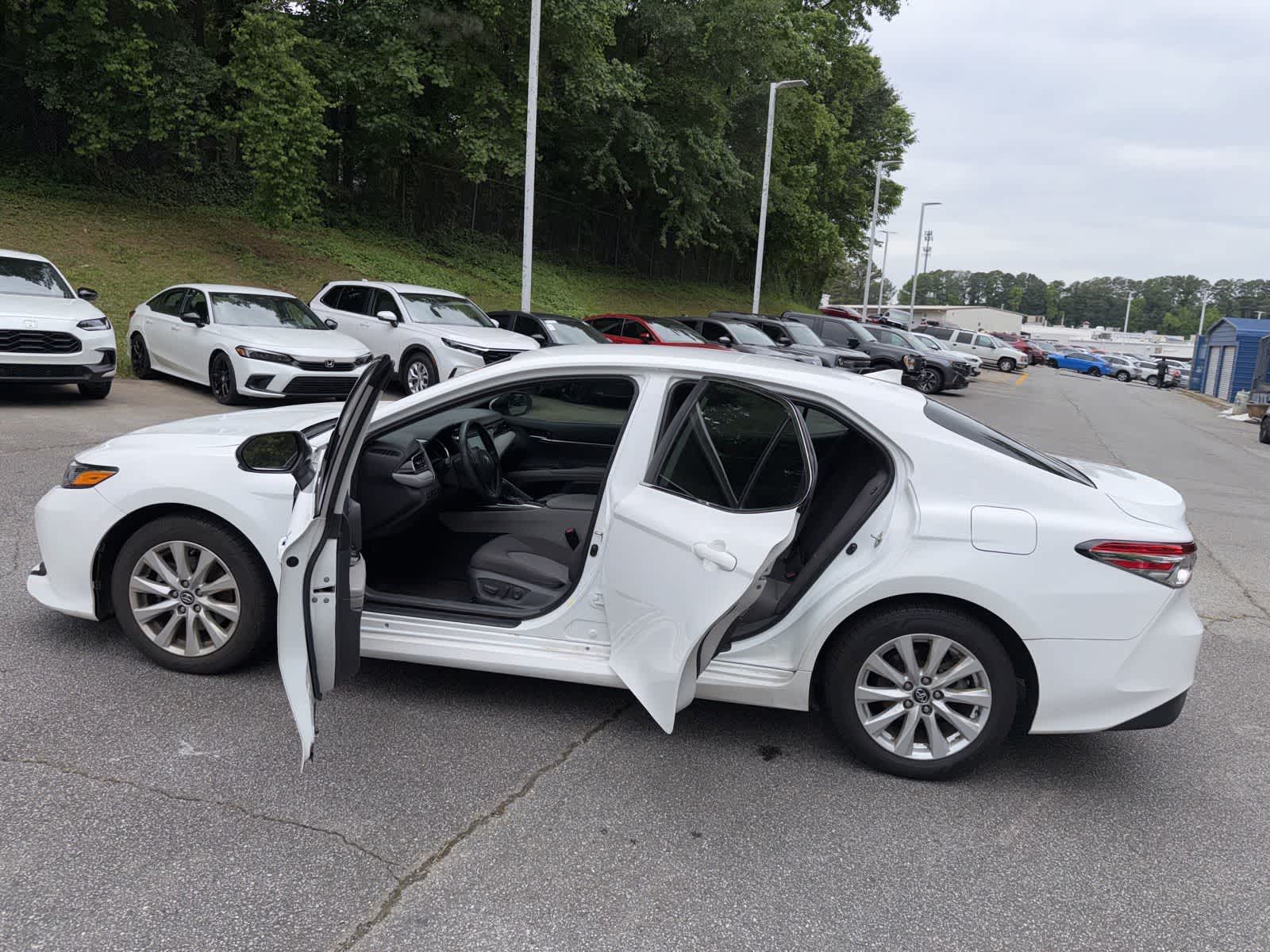 Thumbnail: 2020 Toyota Camry - 18