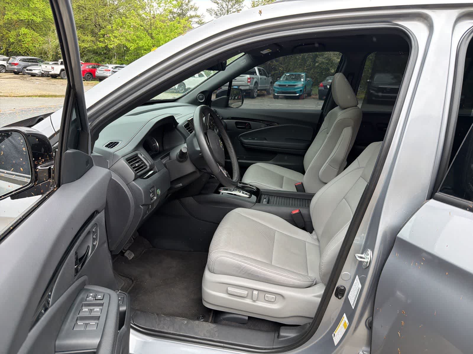 Thumbnail: 2022 Honda Passport - 16