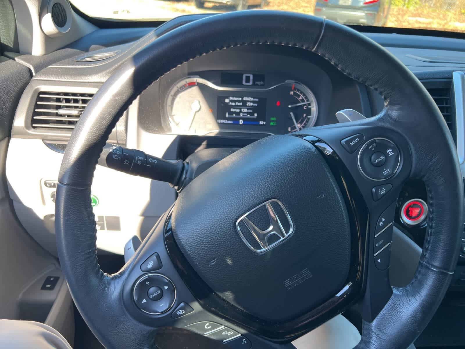 Thumbnail: 2017 Honda Pilot - 21