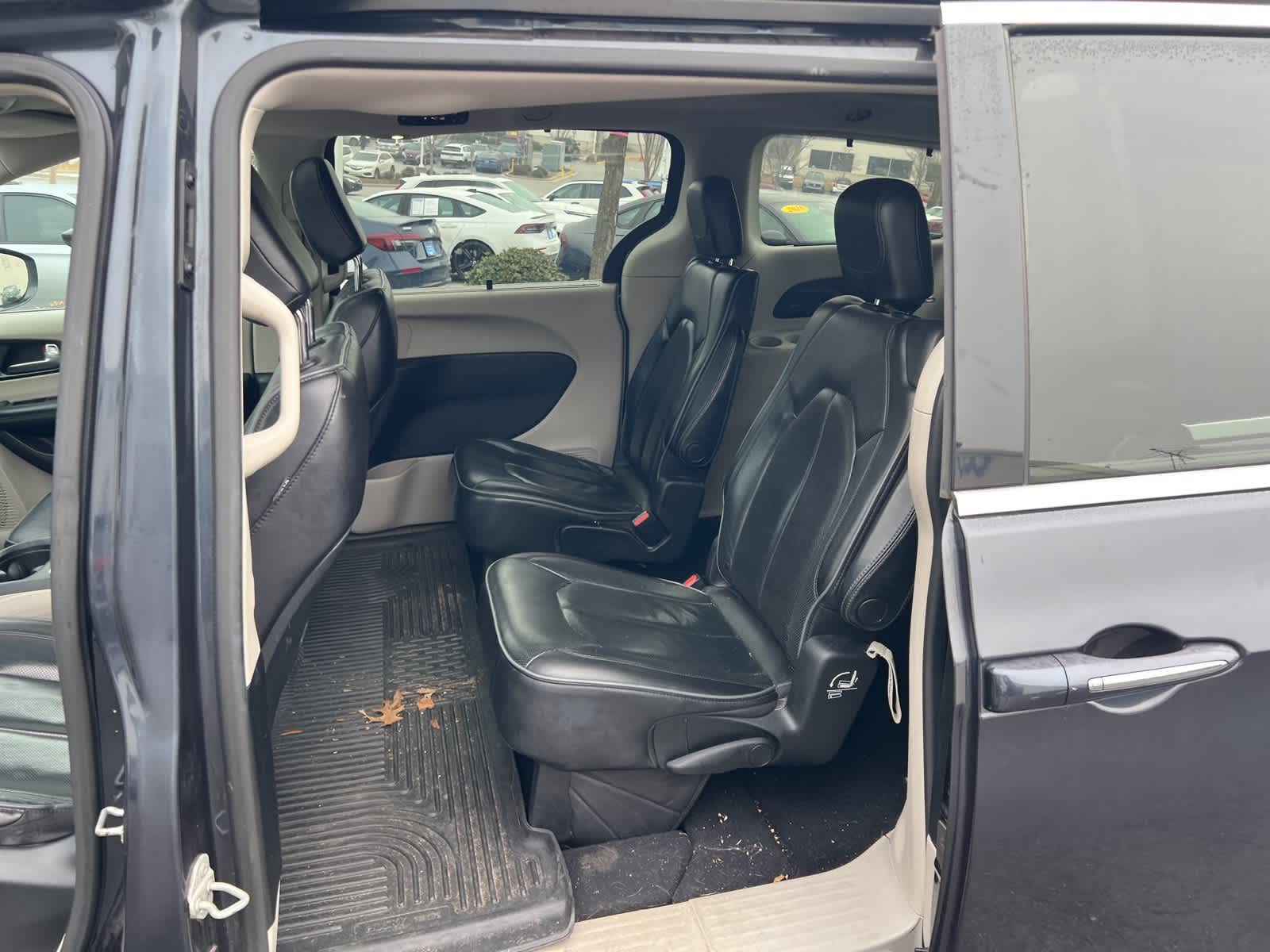 Thumbnail: 2020 Chrysler Pacifica - 16