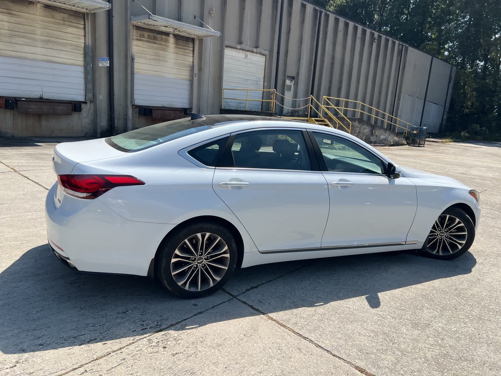 Thumbnail: 2015 Hyundai Genesis - 11