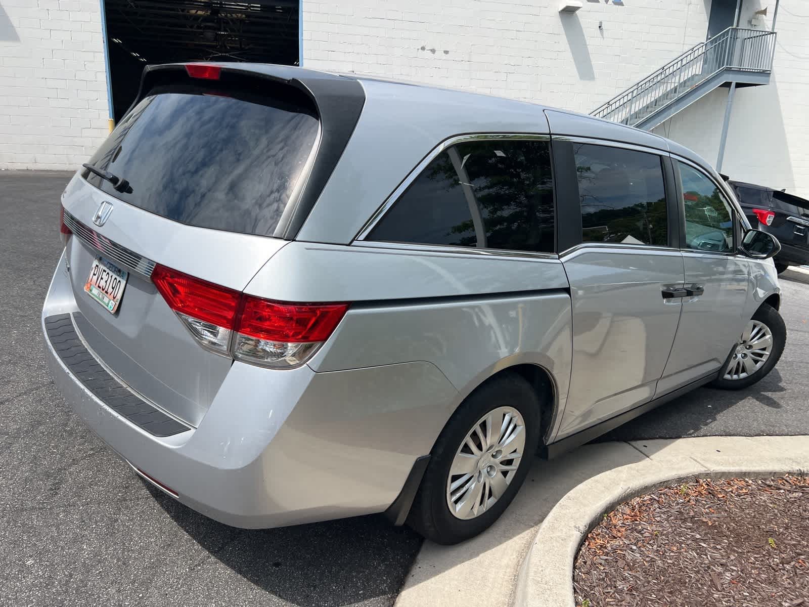 Thumbnail: 2014 Honda Odyssey - 10