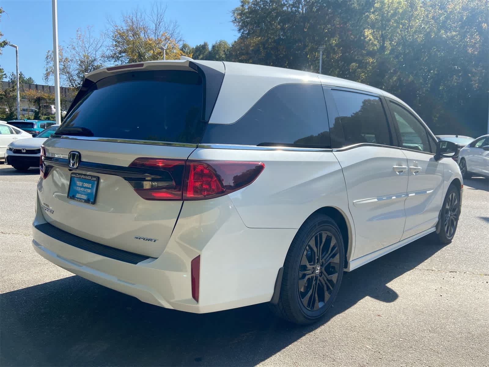 2026 Honda Odyssey photo 2