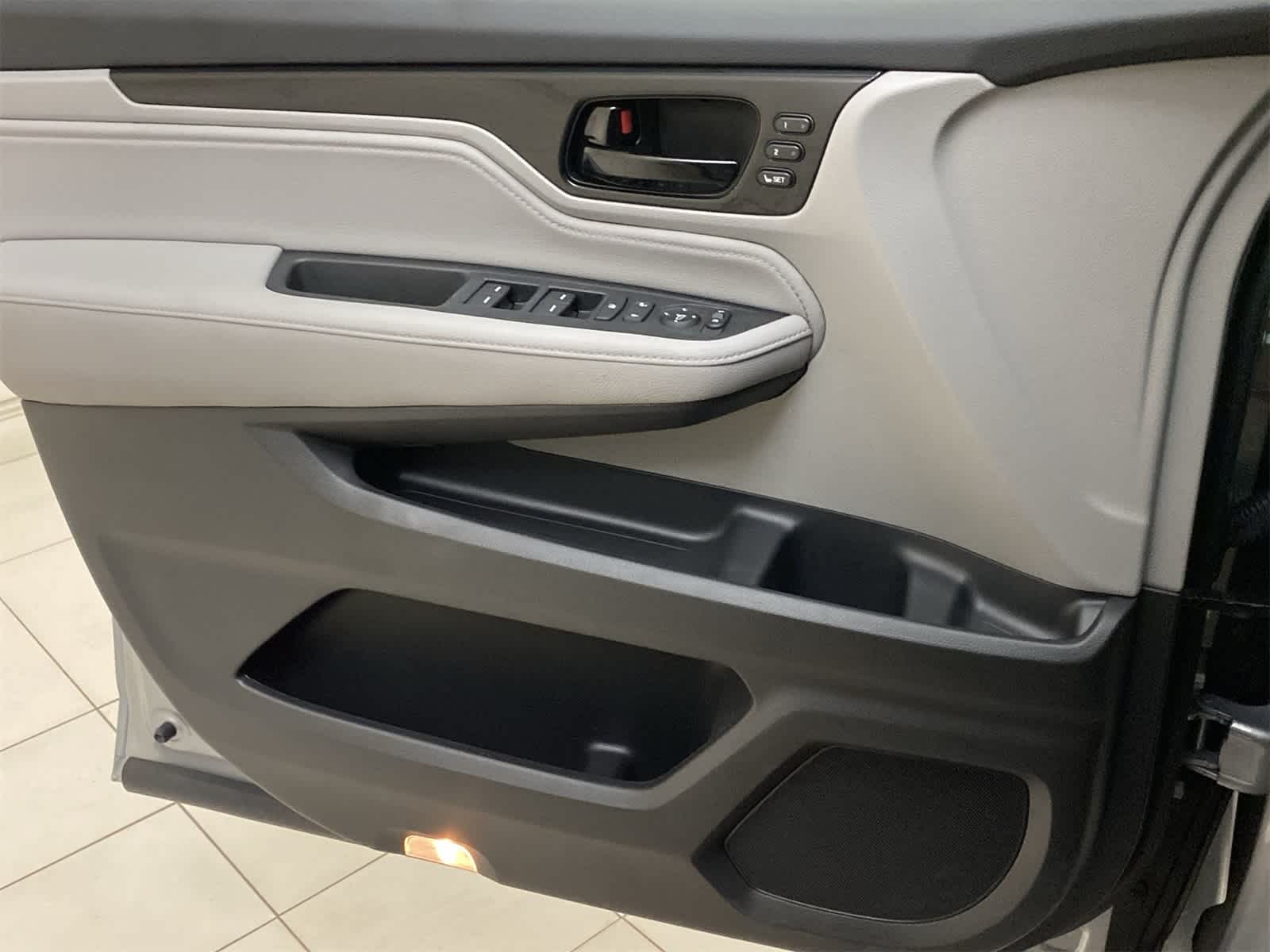 Thumbnail: 2024 Honda Odyssey - 17