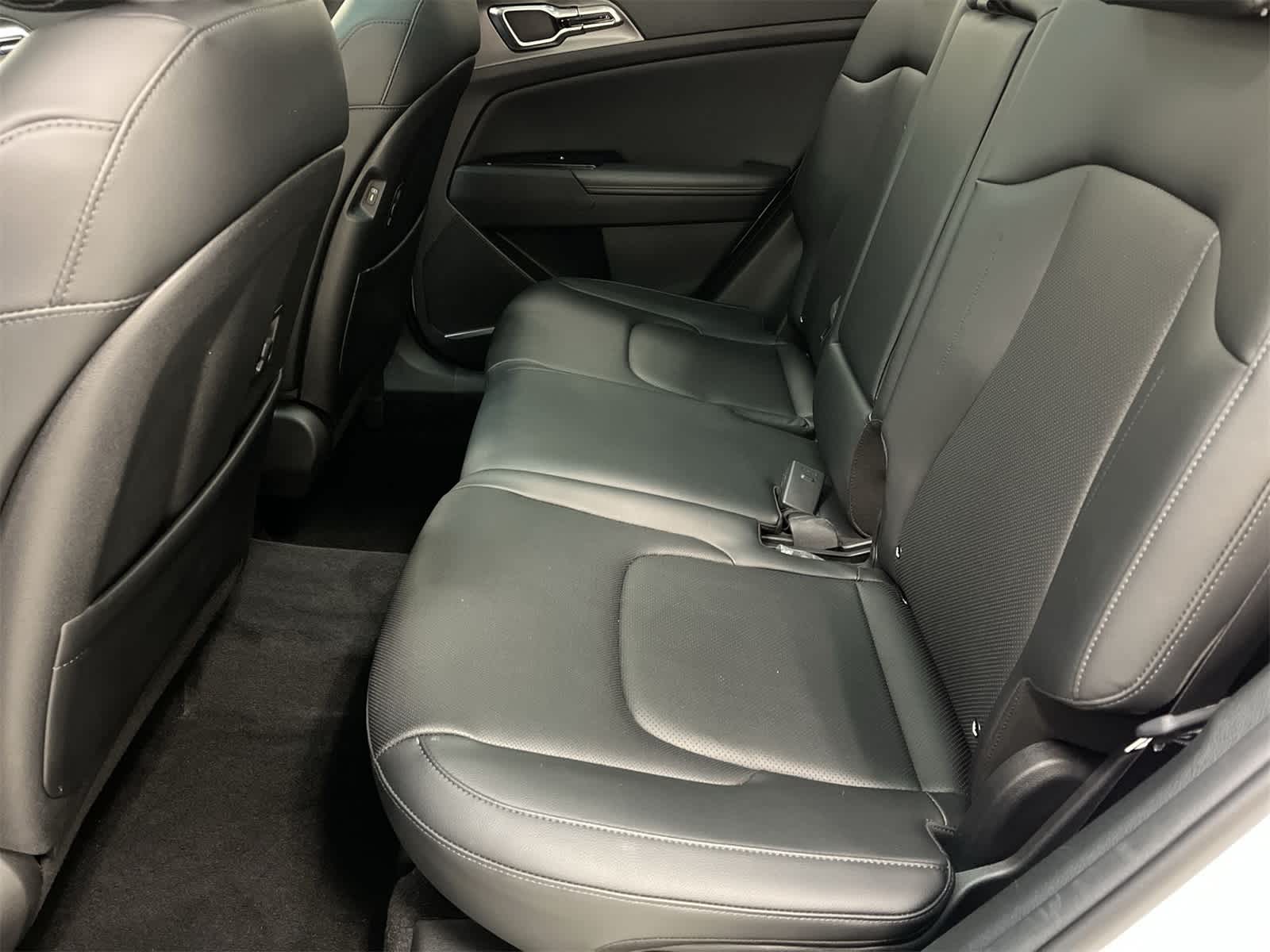 Thumbnail: 2023 Kia Sportage - 22