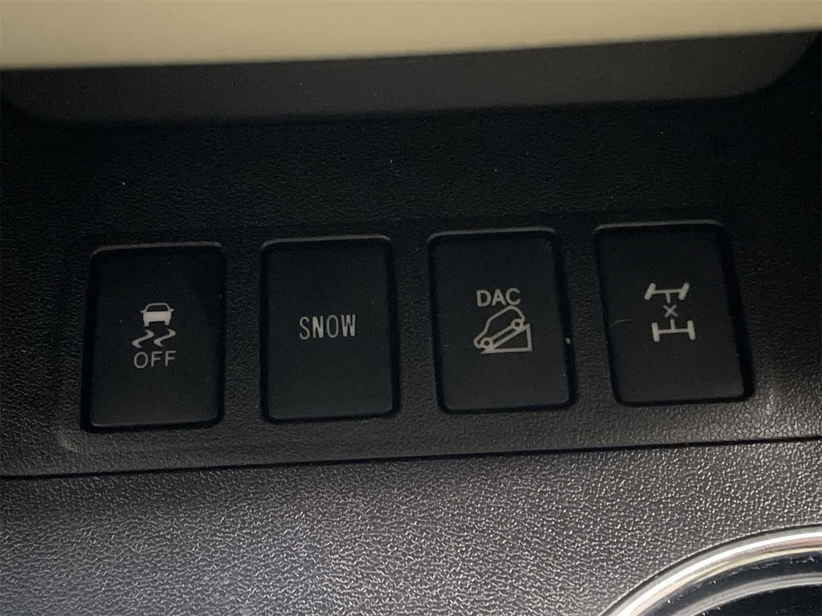 Thumbnail: 2017 Toyota Highlander - 35