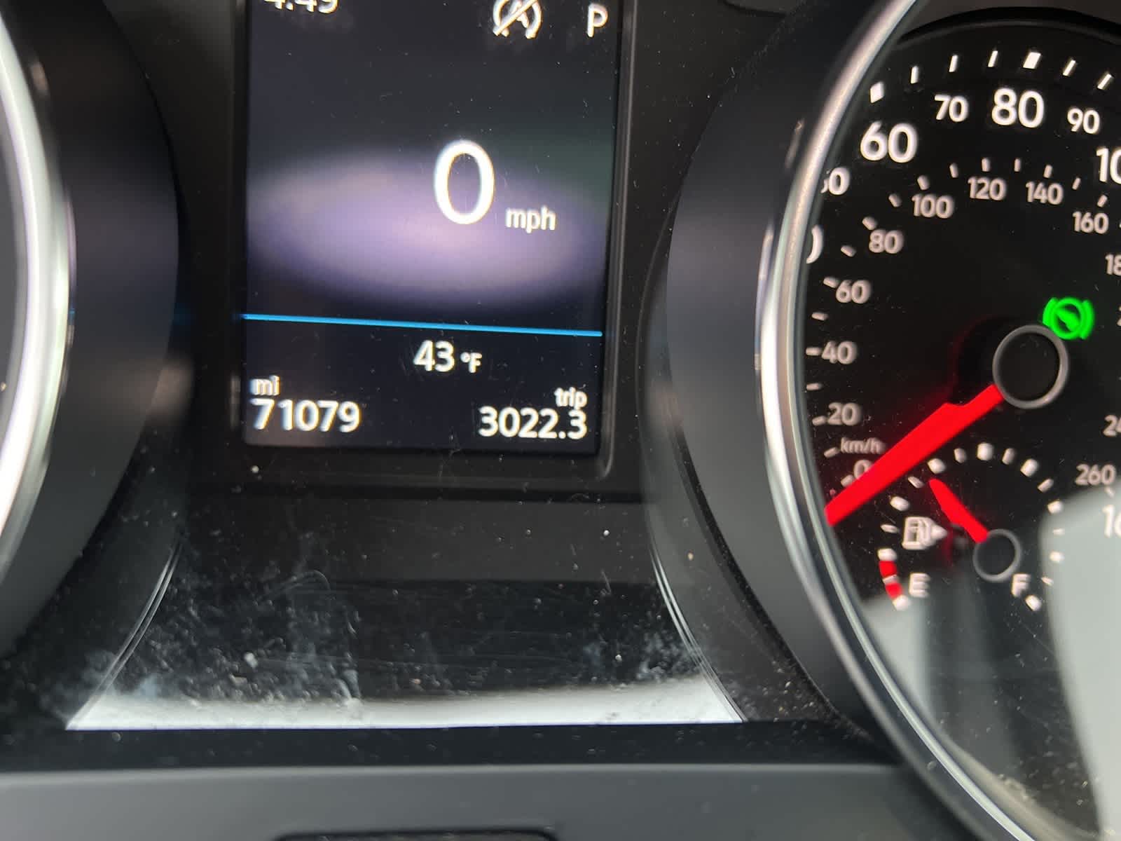 2018 Volkswagen Tiguan SE photo 2