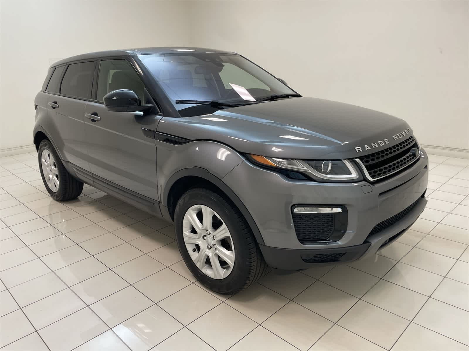 Thumbnail: 2017 Land Rover Range Rover Evoque - 28