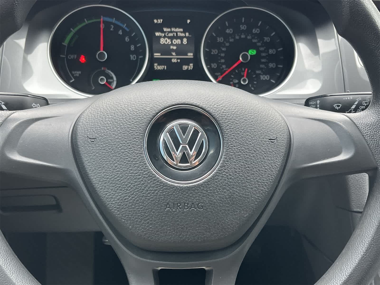 Thumbnail: 2016 Volkswagen e-Golf - 10