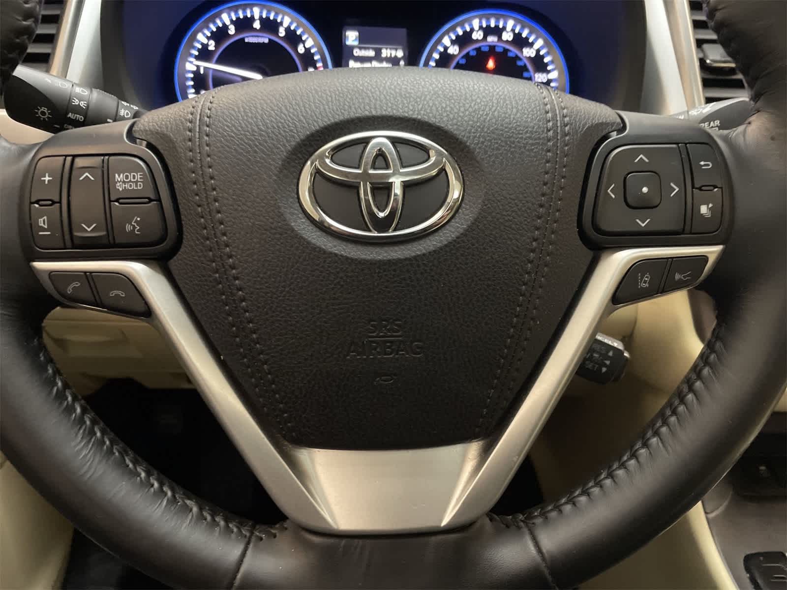 Thumbnail: 2017 Toyota Highlander - 12