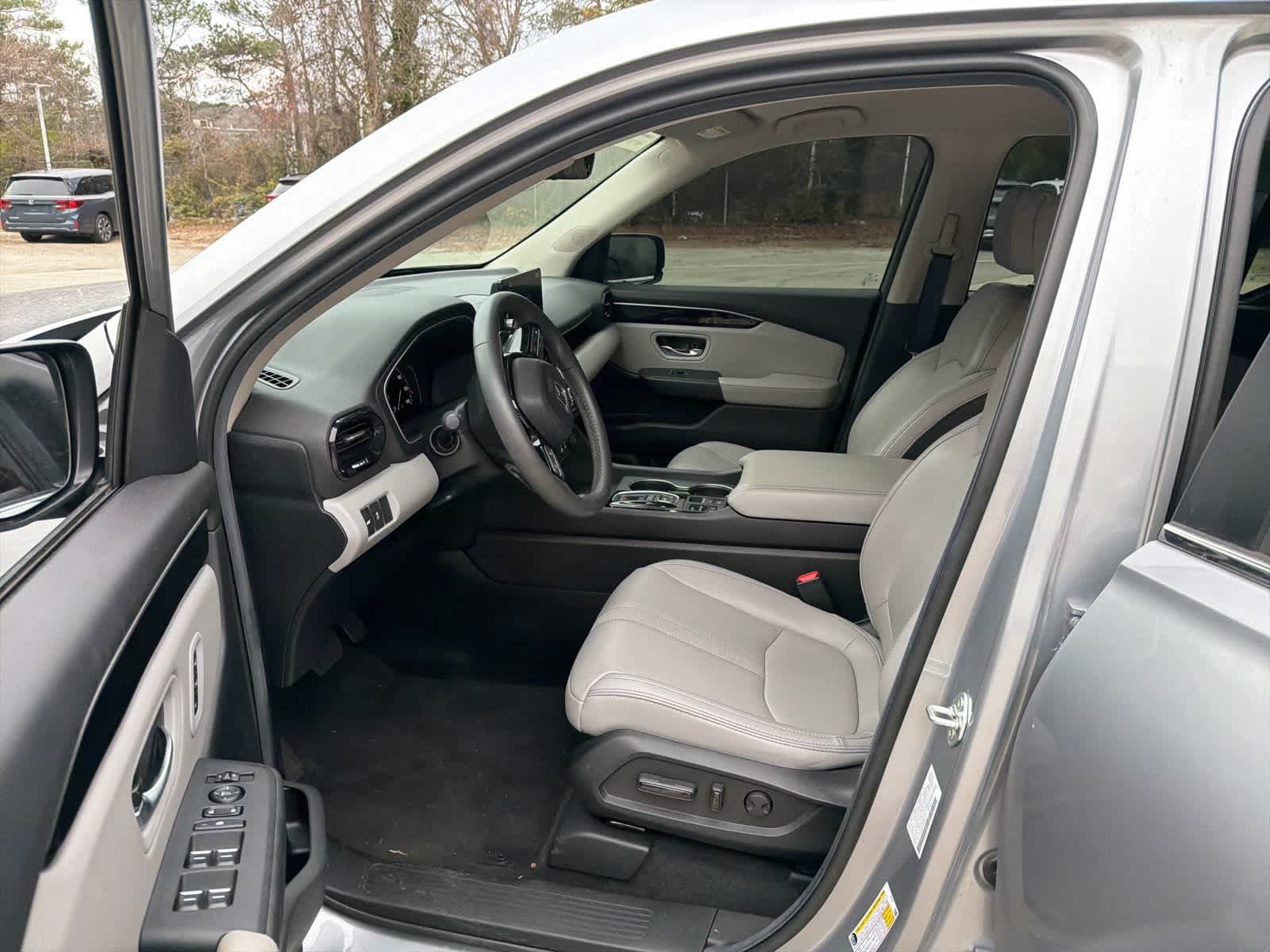 Thumbnail: 2025 Honda Pilot - 16