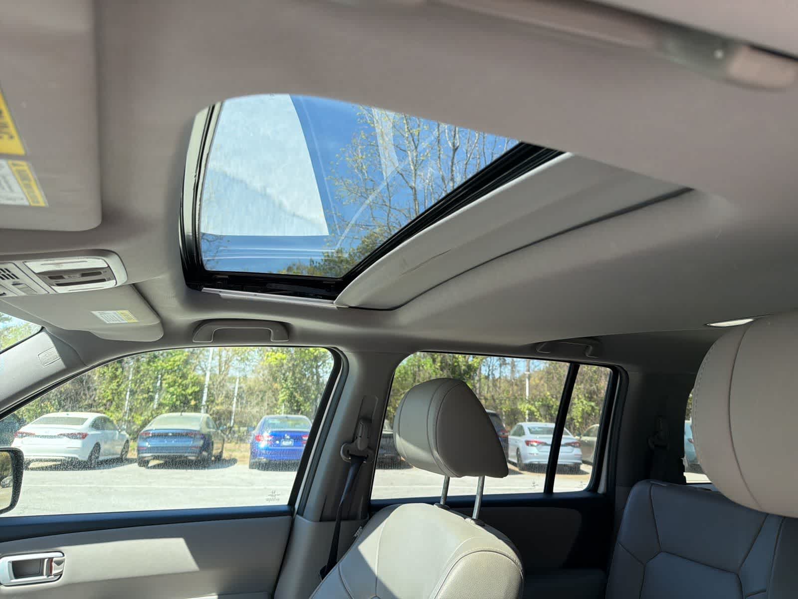 Thumbnail: 2015 Honda Pilot - 19