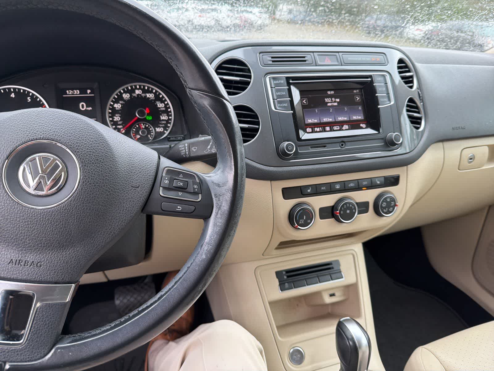 Thumbnail: 2016 Volkswagen Tiguan - 20