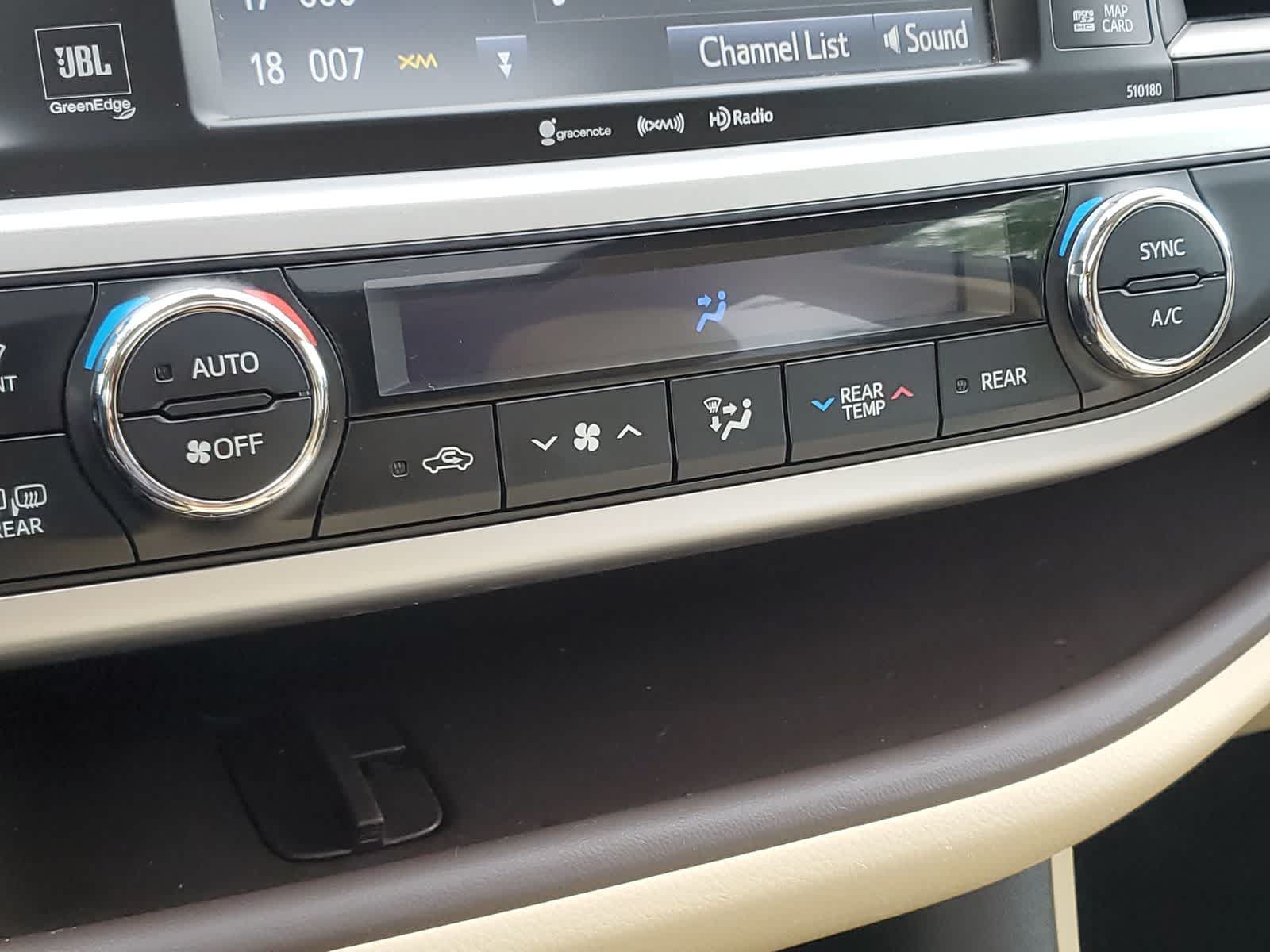 Thumbnail: 2017 Toyota Highlander - 33