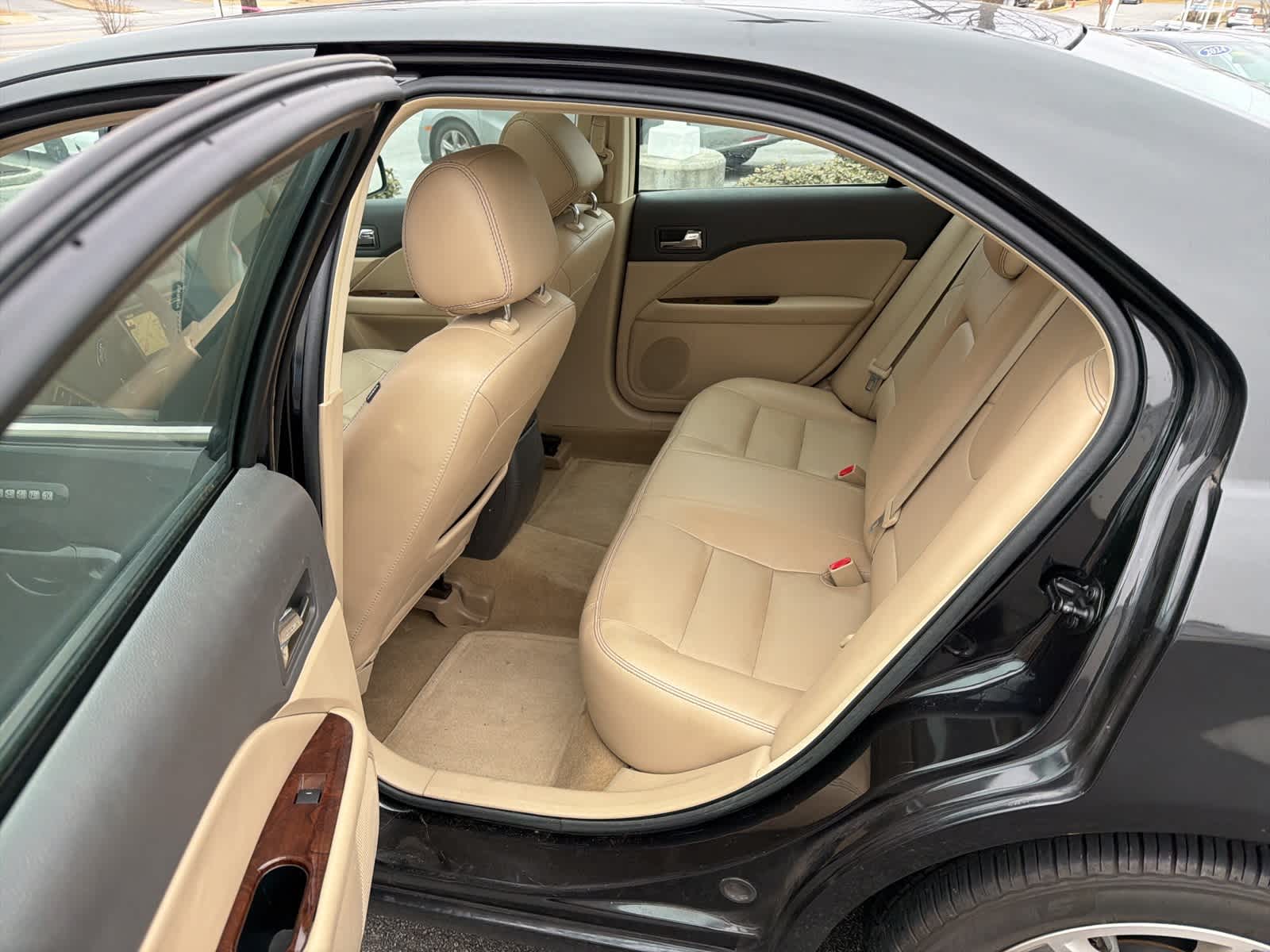 Thumbnail: 2012 Ford Fusion - 16