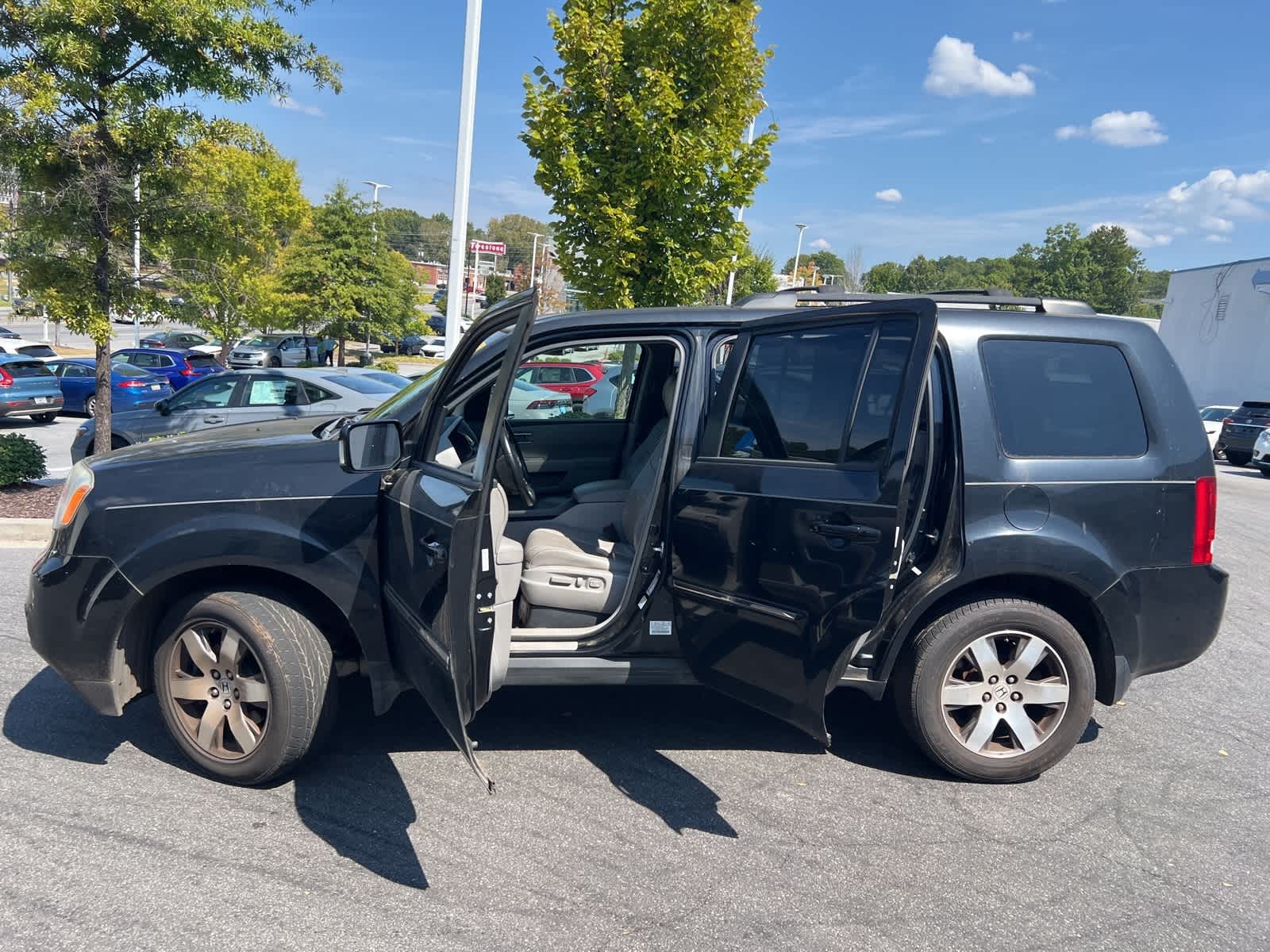 Thumbnail: 2012 Honda Pilot - 17