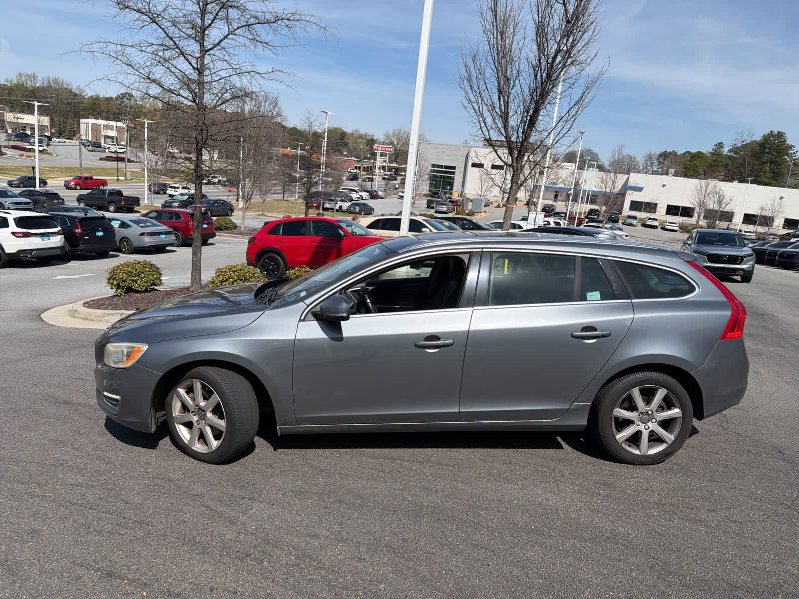 Thumbnail: 2017 Volvo V60 - 6