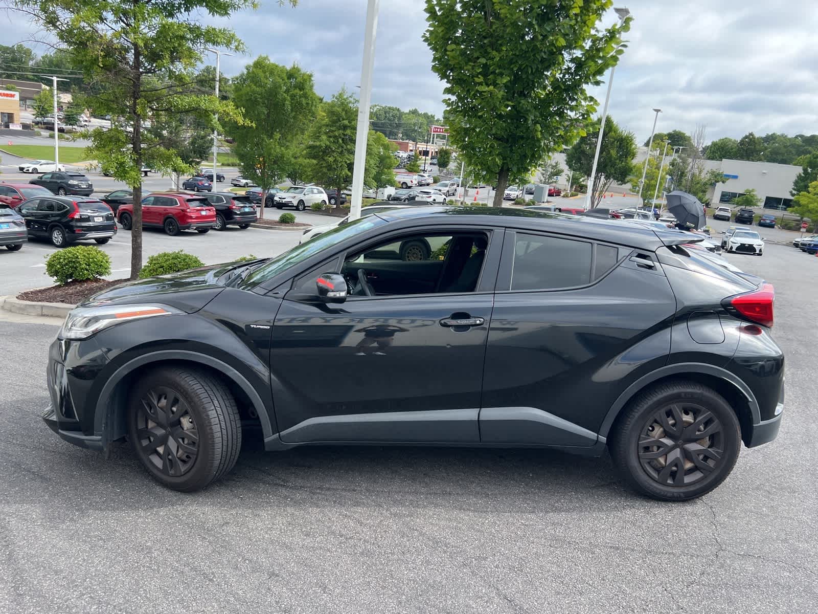 2020 Toyota C-HR LE 6